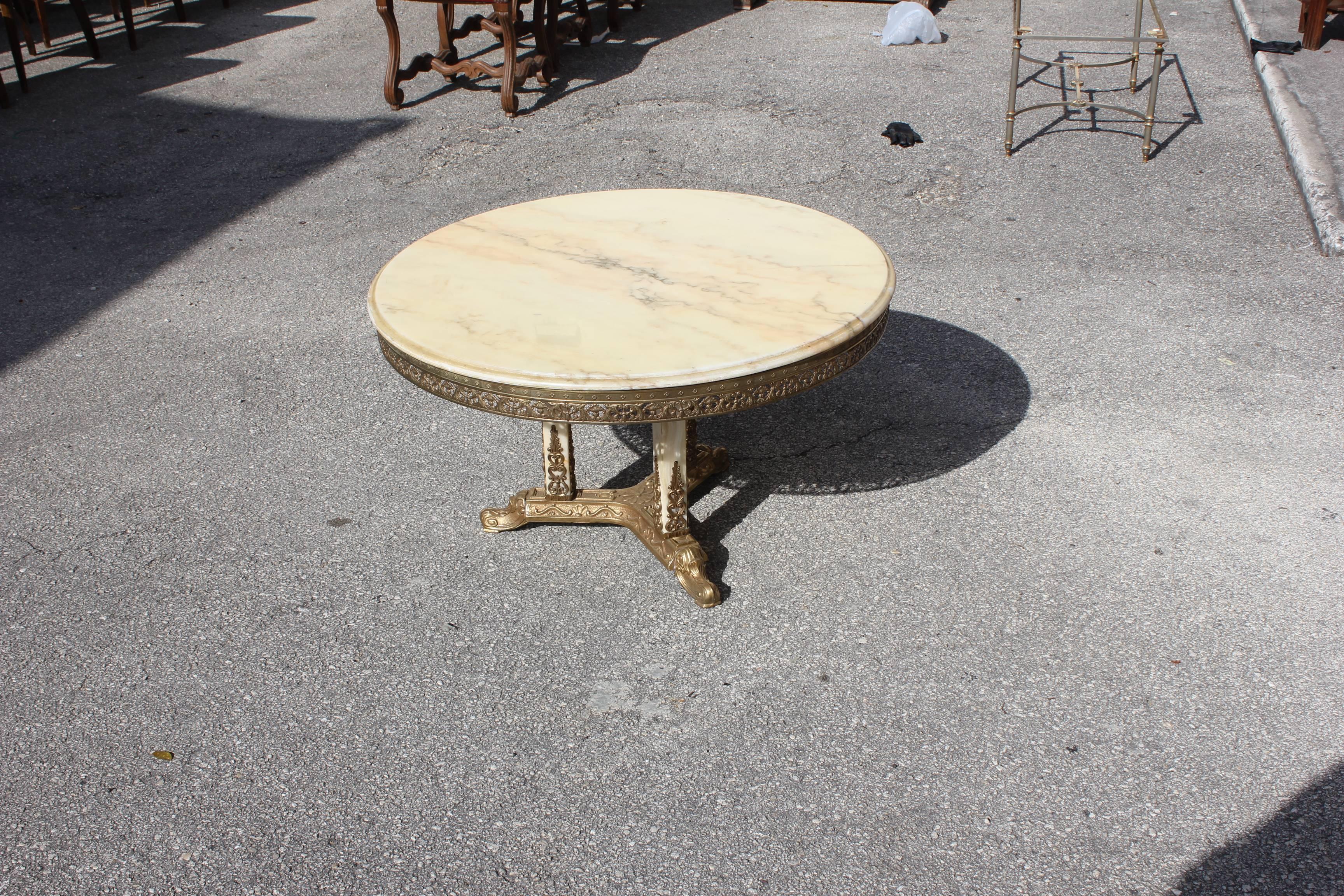 Beautiful French Maison Jansen Round Coffee or Cocktail Bronze Table In Excellent Condition In Hialeah, FL