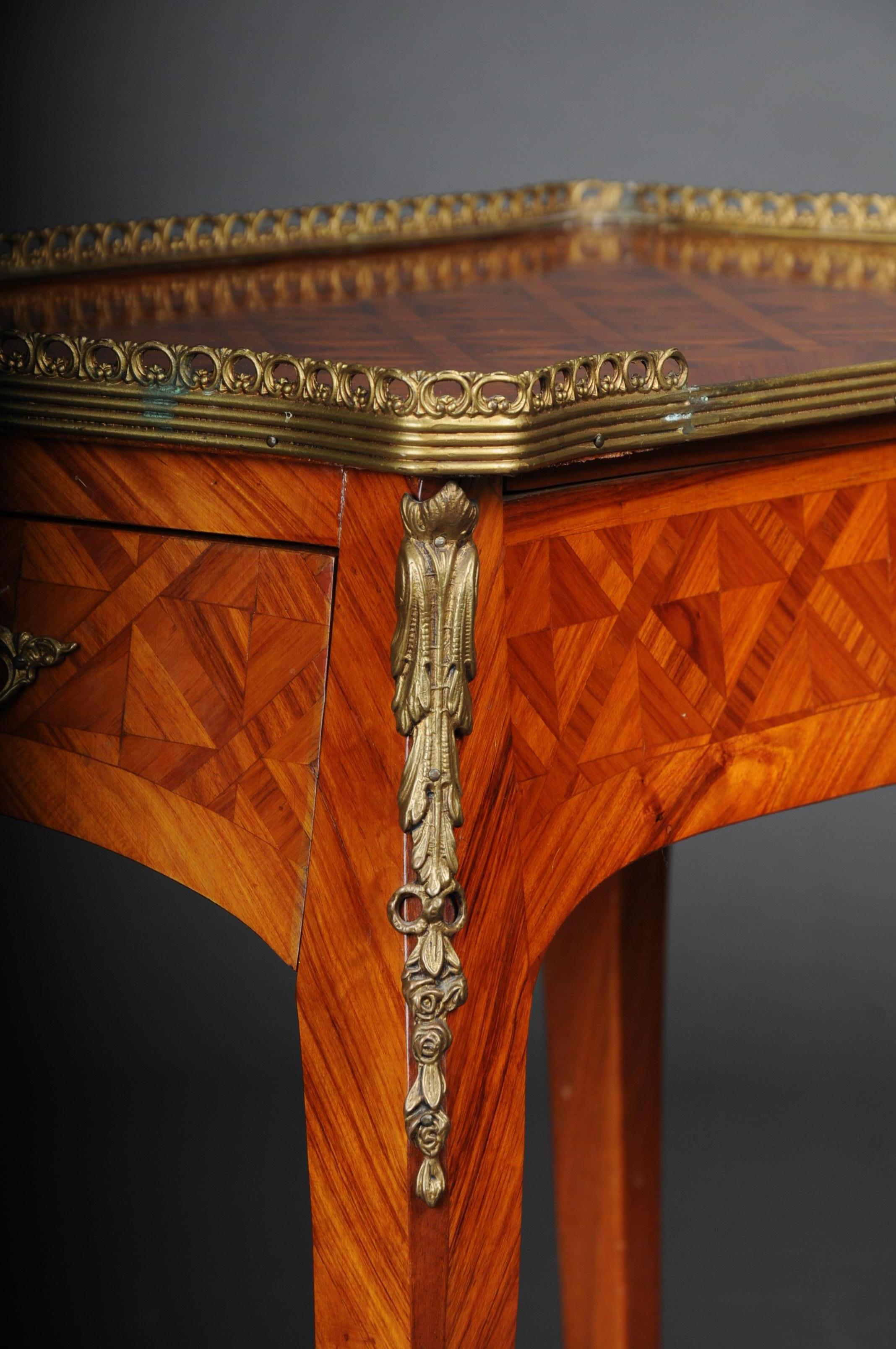Beautiful French Side Table Louis XV, 20th Century For Sale 3