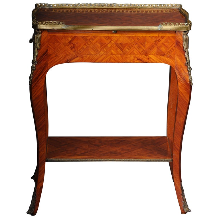 Beautiful French Side Table Louis XV, 20th Century For Sale at 1stDibs