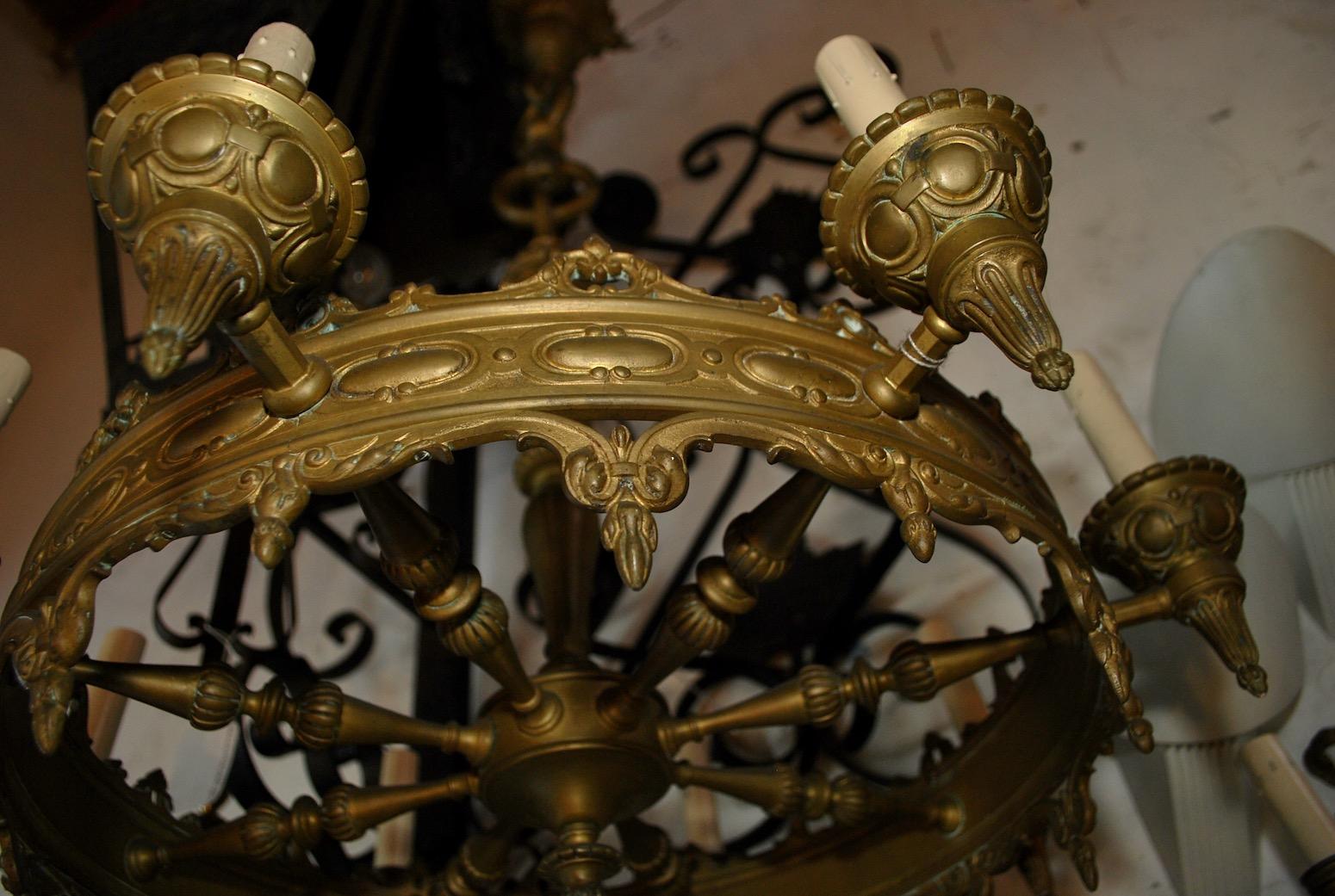 Early 20th Century Beautiful French Solid Bronze Chandelier For Sale