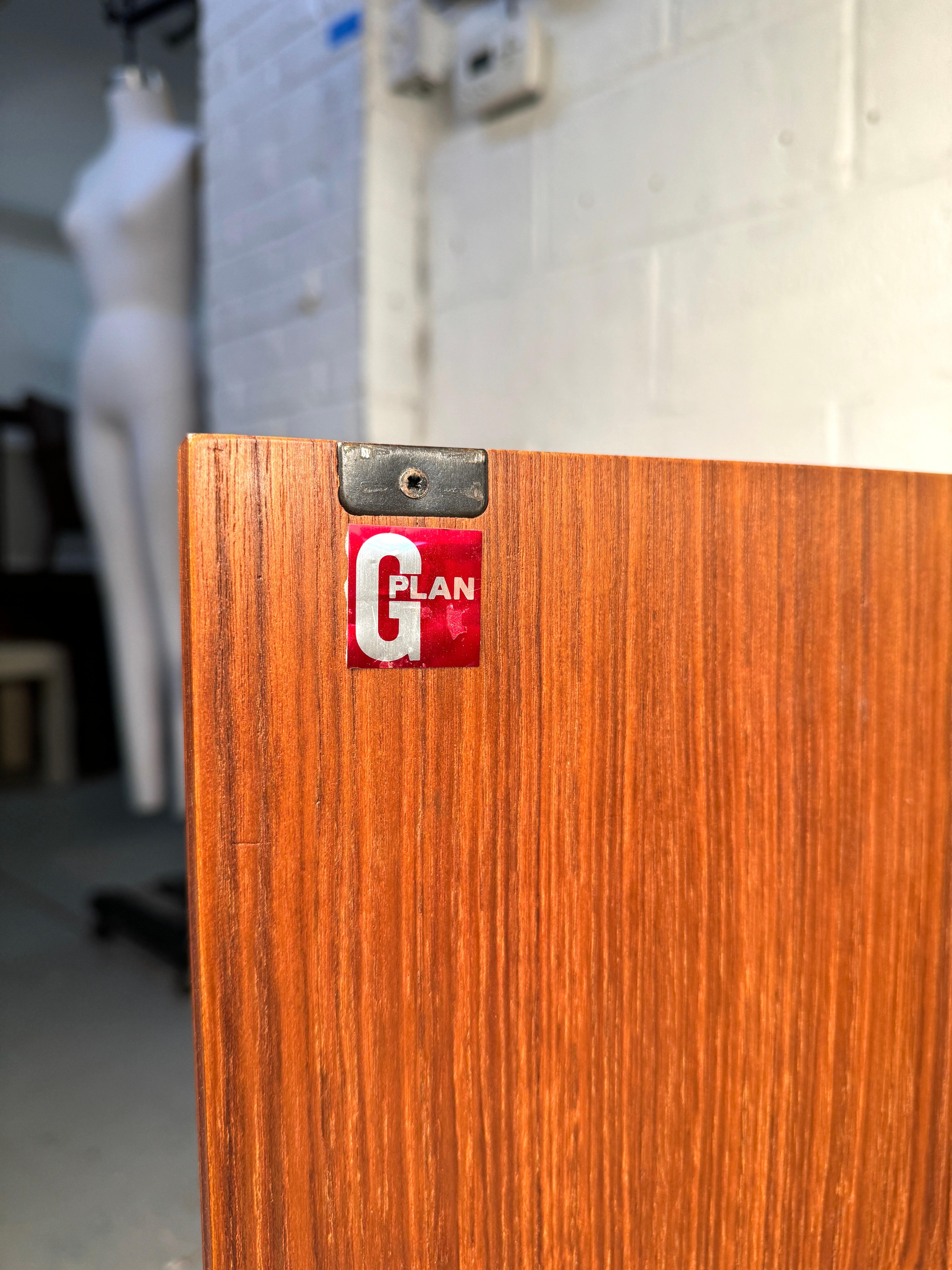 Splendida credenza G-Plan Brasilia in teak del Medioevo in vendita 4