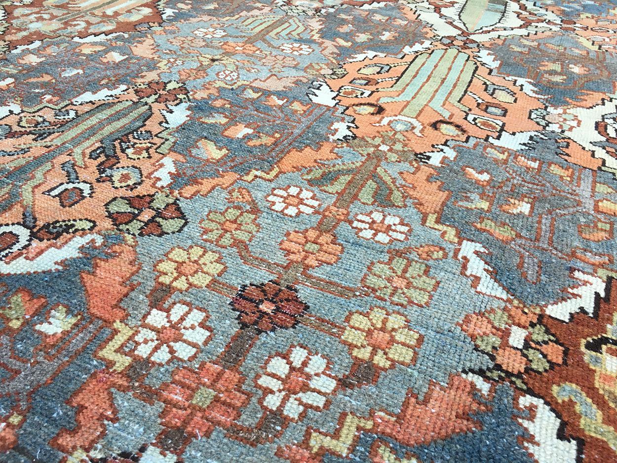 Bellissimo Tappeto antico persiano Bakhtiari con design da giardino In condizioni ottime in vendita a Los Angeles, CA