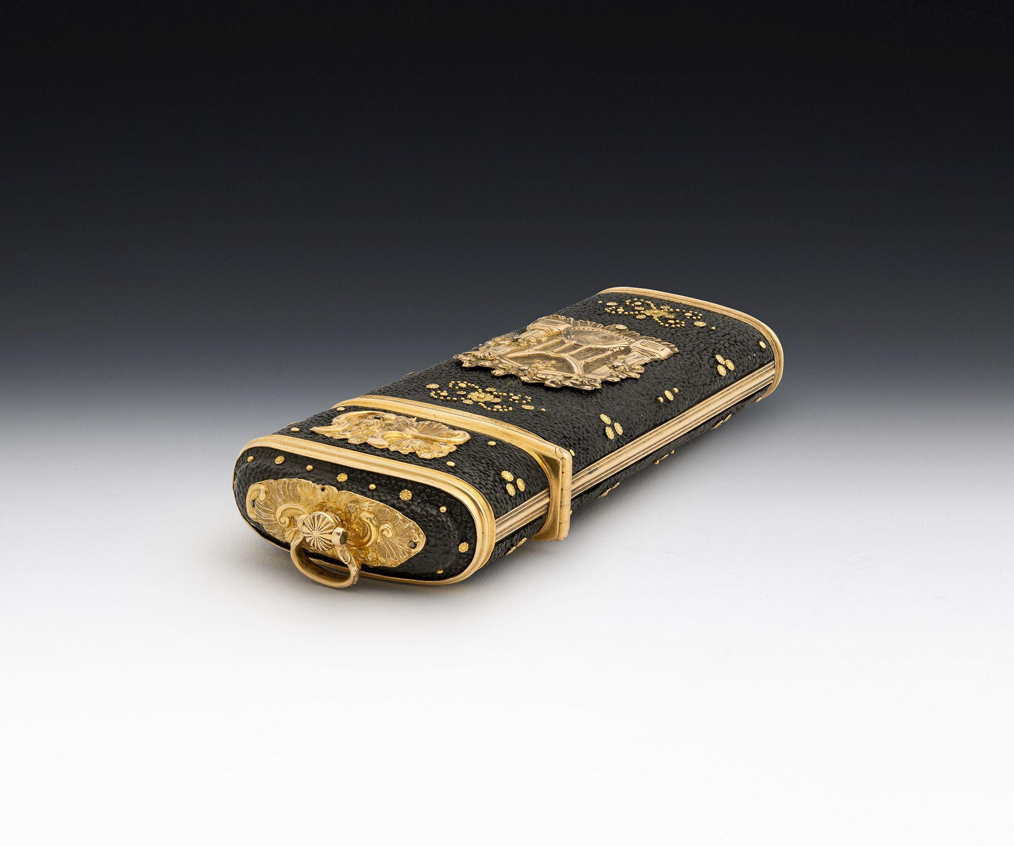 Hermoso etui de Jorge II montado en oro y fabricado en Londres, hacia 1745 en Excelente estado para la venta en London, GB