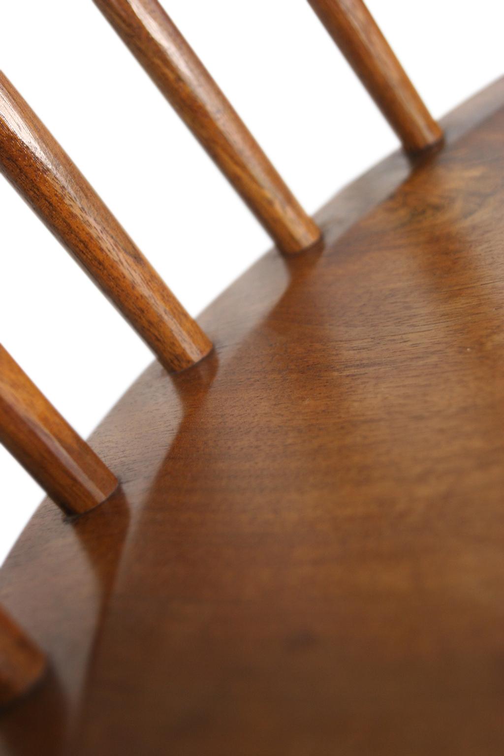 Beautiful George Nakashima Mira Stool Chair Solid walnut hand made Studio Craft In Good Condition In BROOKLYN, NY
