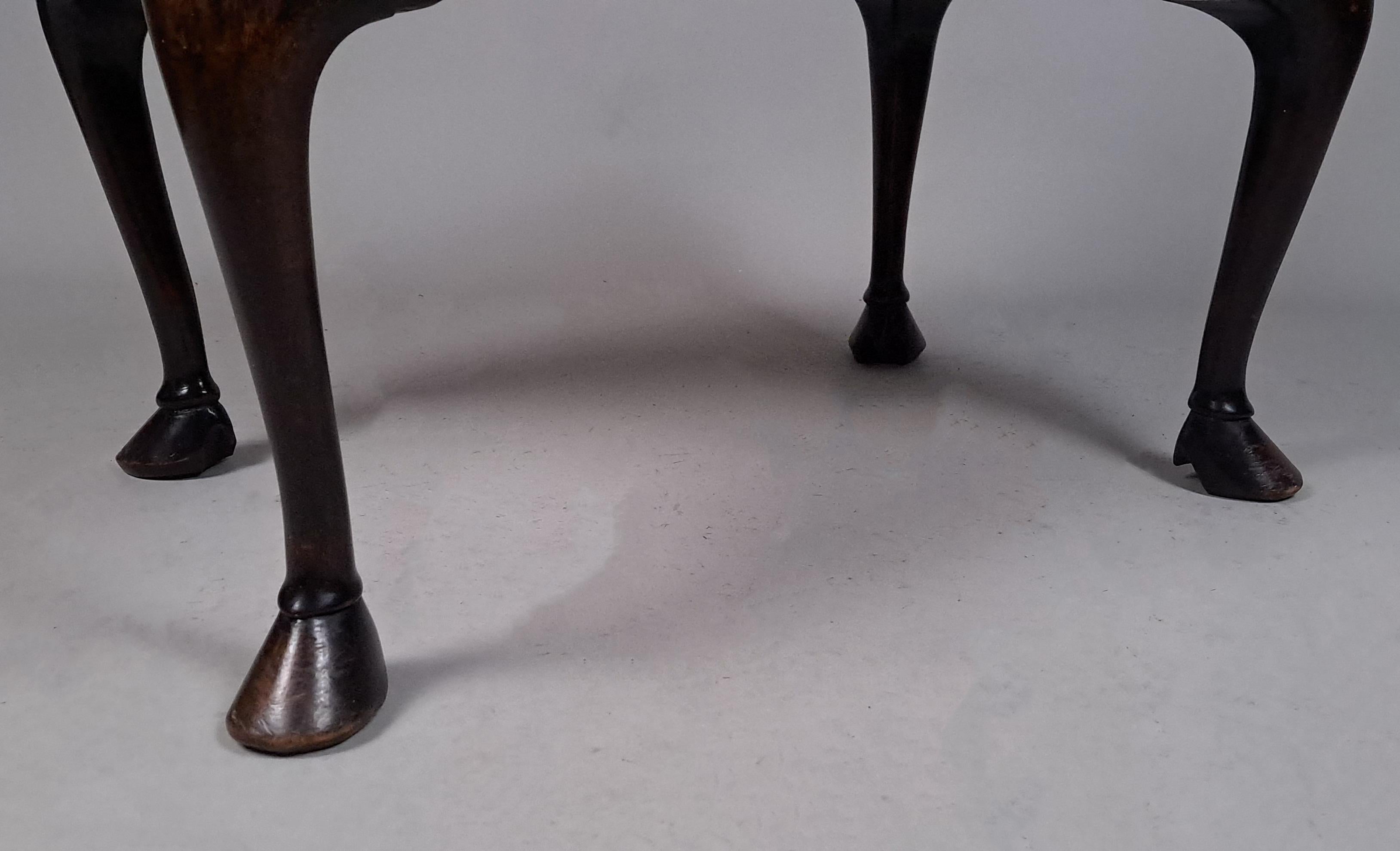 Beautiful Georgian Pony Hoof Mahogany Stool c. 1830 For Sale 2