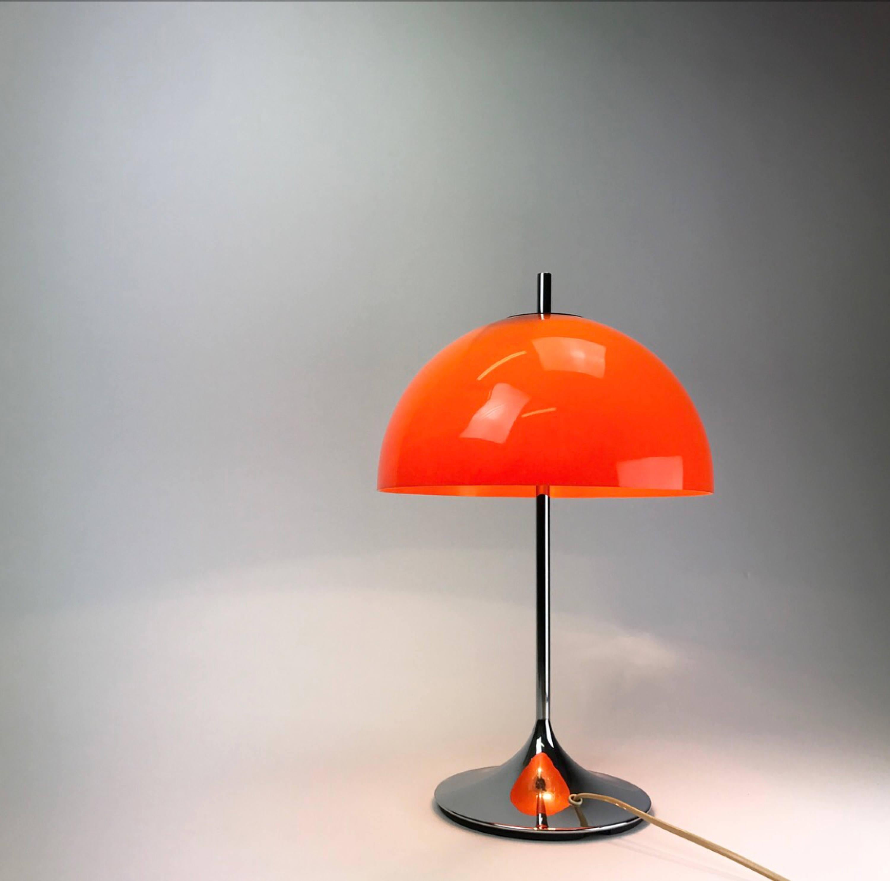Beautiful German Space Age Table Lamp by WILA In Excellent Condition In Haderslev, DK