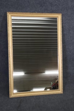 Schöner vergoldeter französischer Louis-XVI-Wandspiegel, um 1950