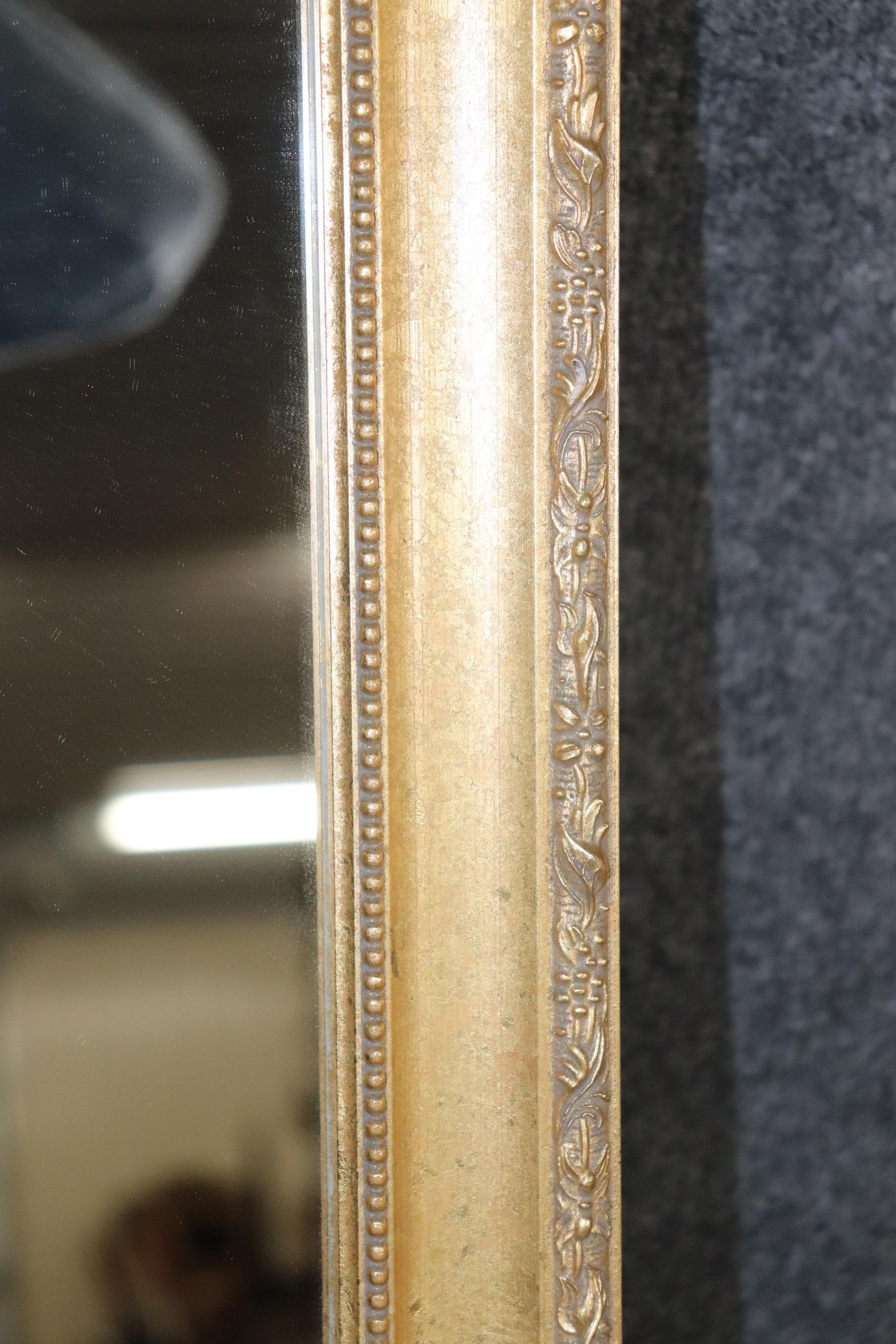 Legno di alberi da frutto Bellissimo specchio da parete Luigi XVI francese dorato, 1950 circa in vendita