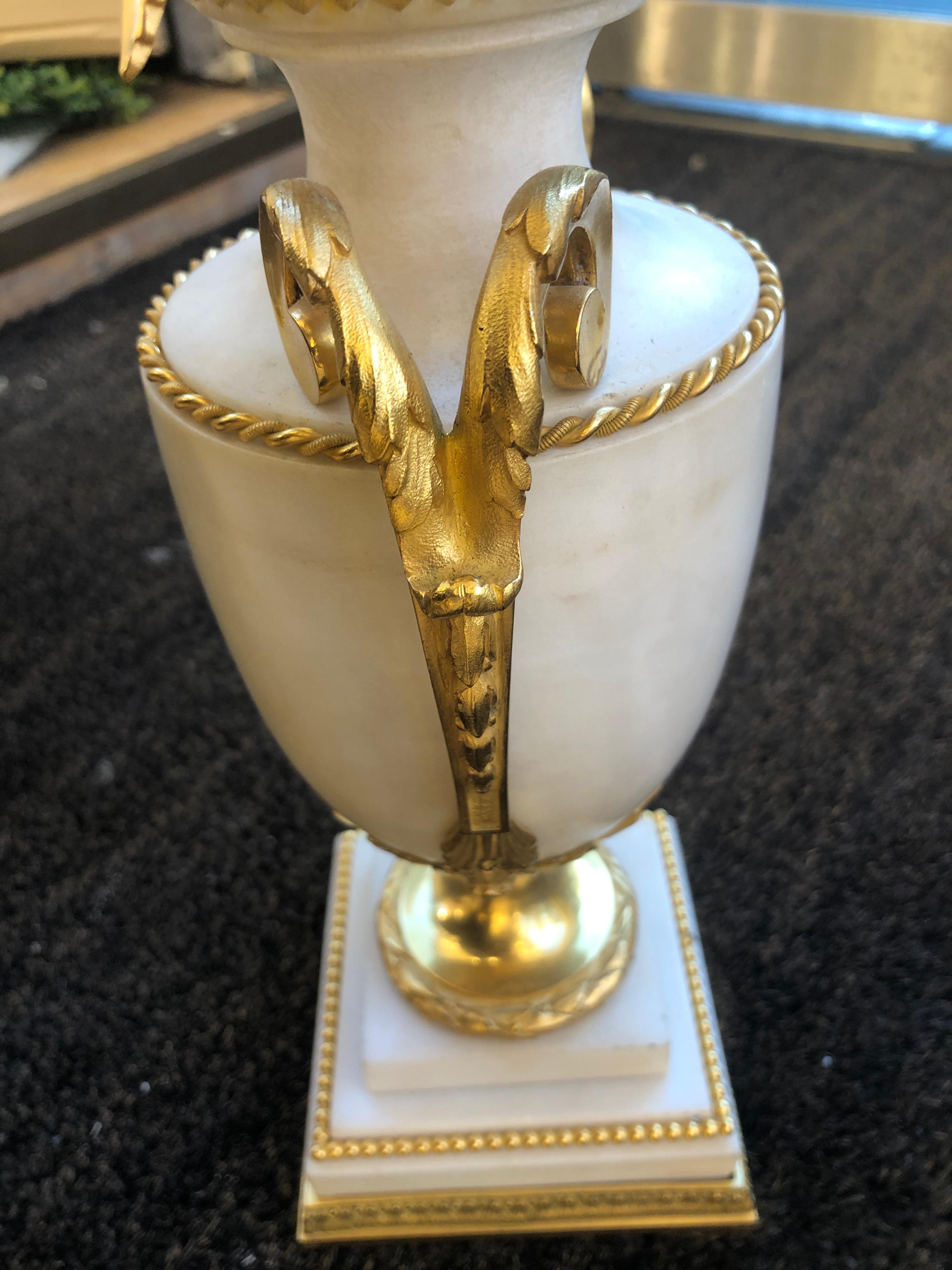 Beautiful Gilt Bronze and White Marble Table Lamps For Sale 15