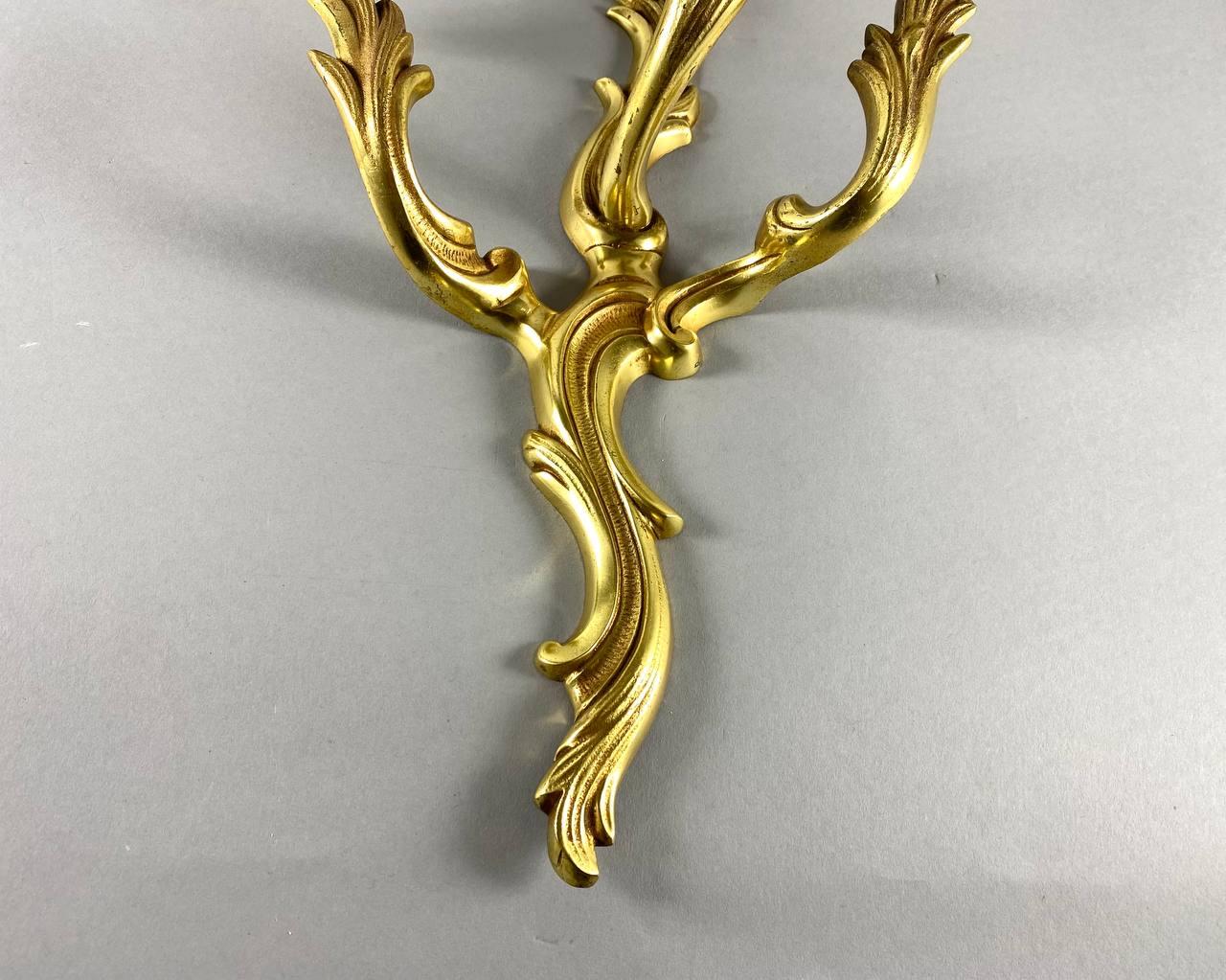 Mid-20th Century Beautiful Gilt Bronze Wall Sconce in Rococo Style, Vintage For Sale