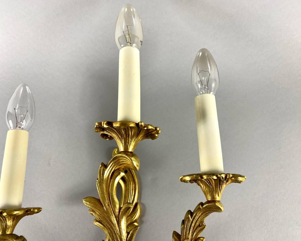 Beautiful Gilt Bronze Wall Sconce in Rococo Style, Vintage For Sale 1