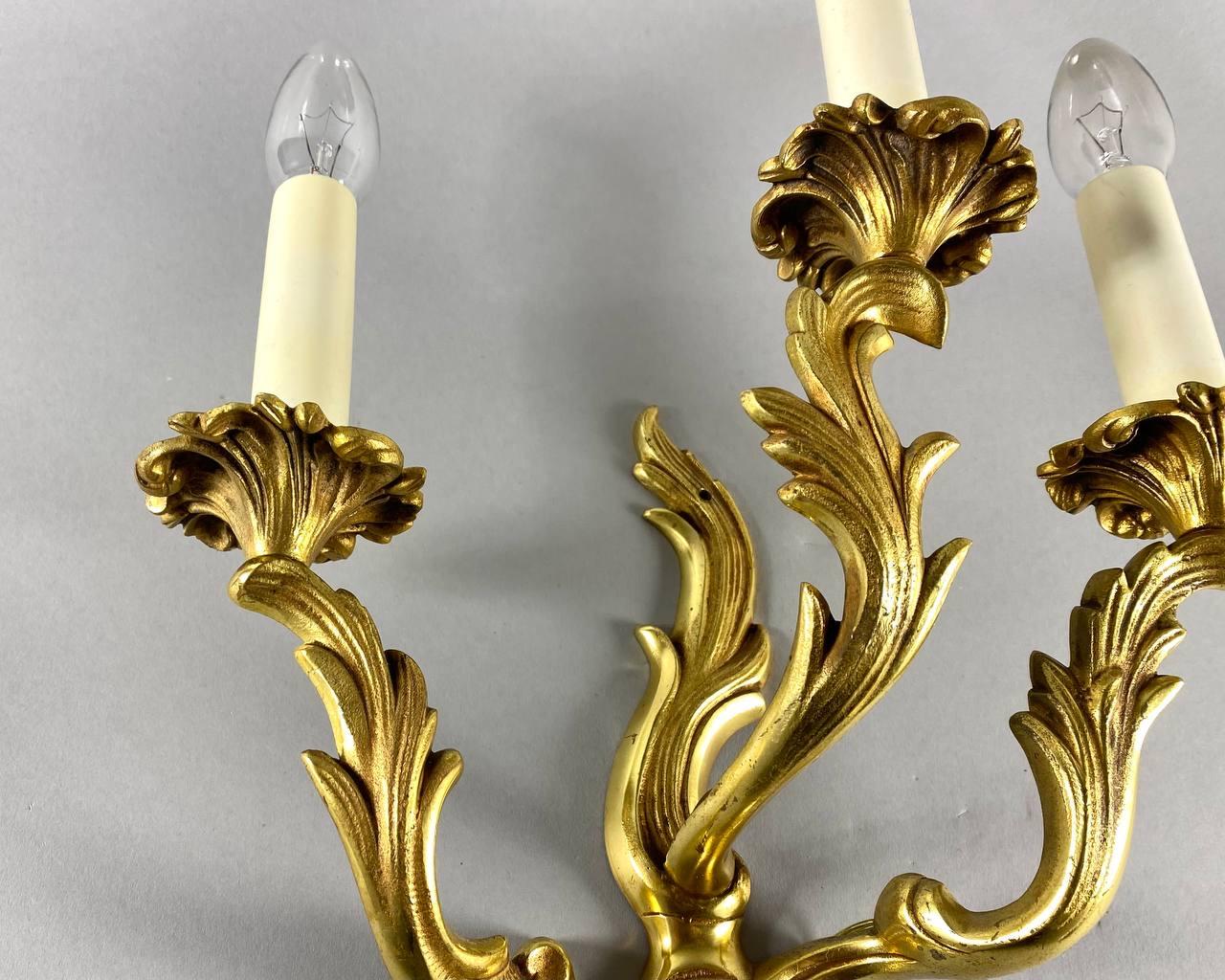 Beautiful Gilt Bronze Wall Sconce in Rococo Style, Vintage For Sale 3