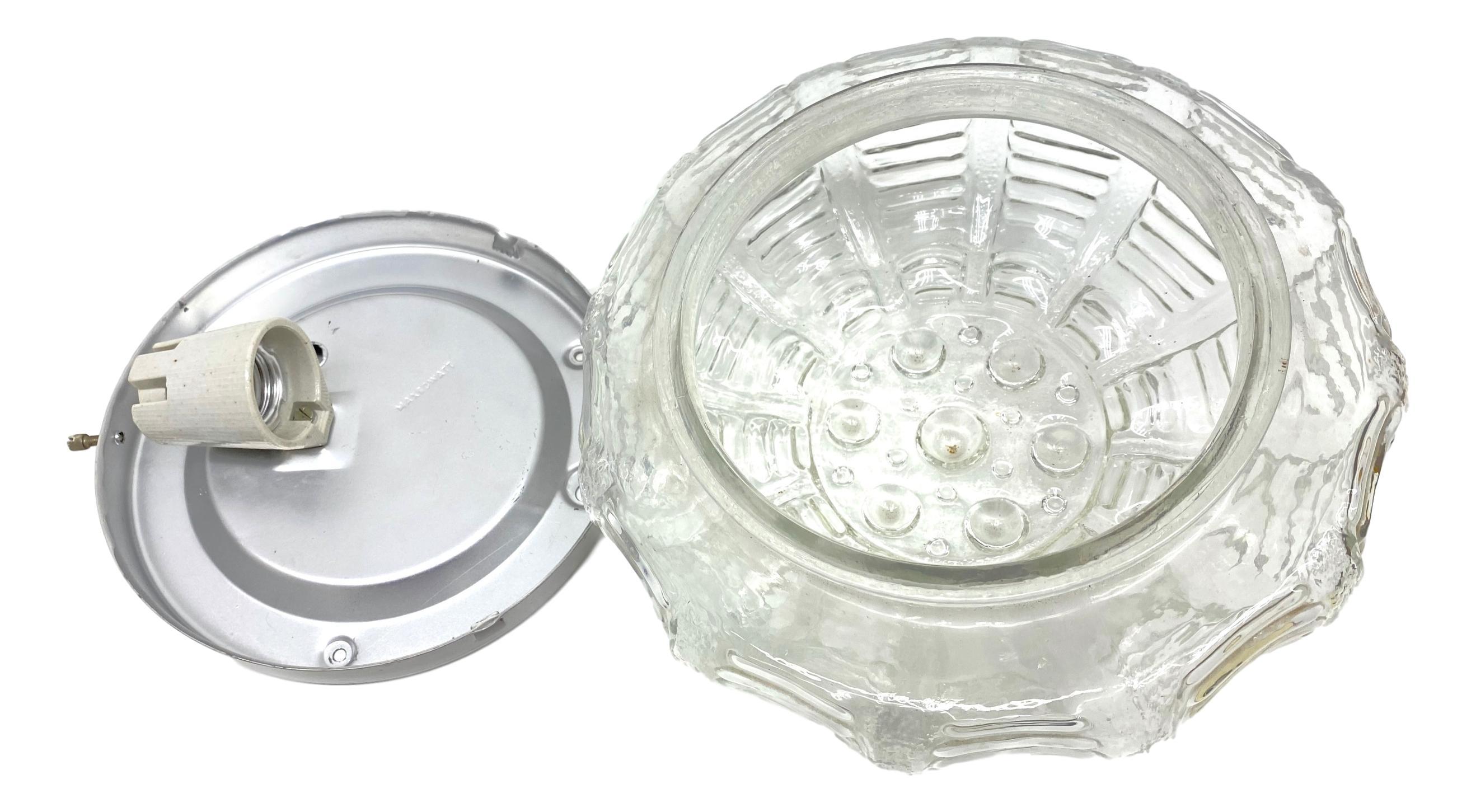Schöne Einbau-Deckenleuchte aus Glas und Metall, RZB Leuchten, 1970er Jahre (Ende des 20. Jahrhunderts) im Angebot