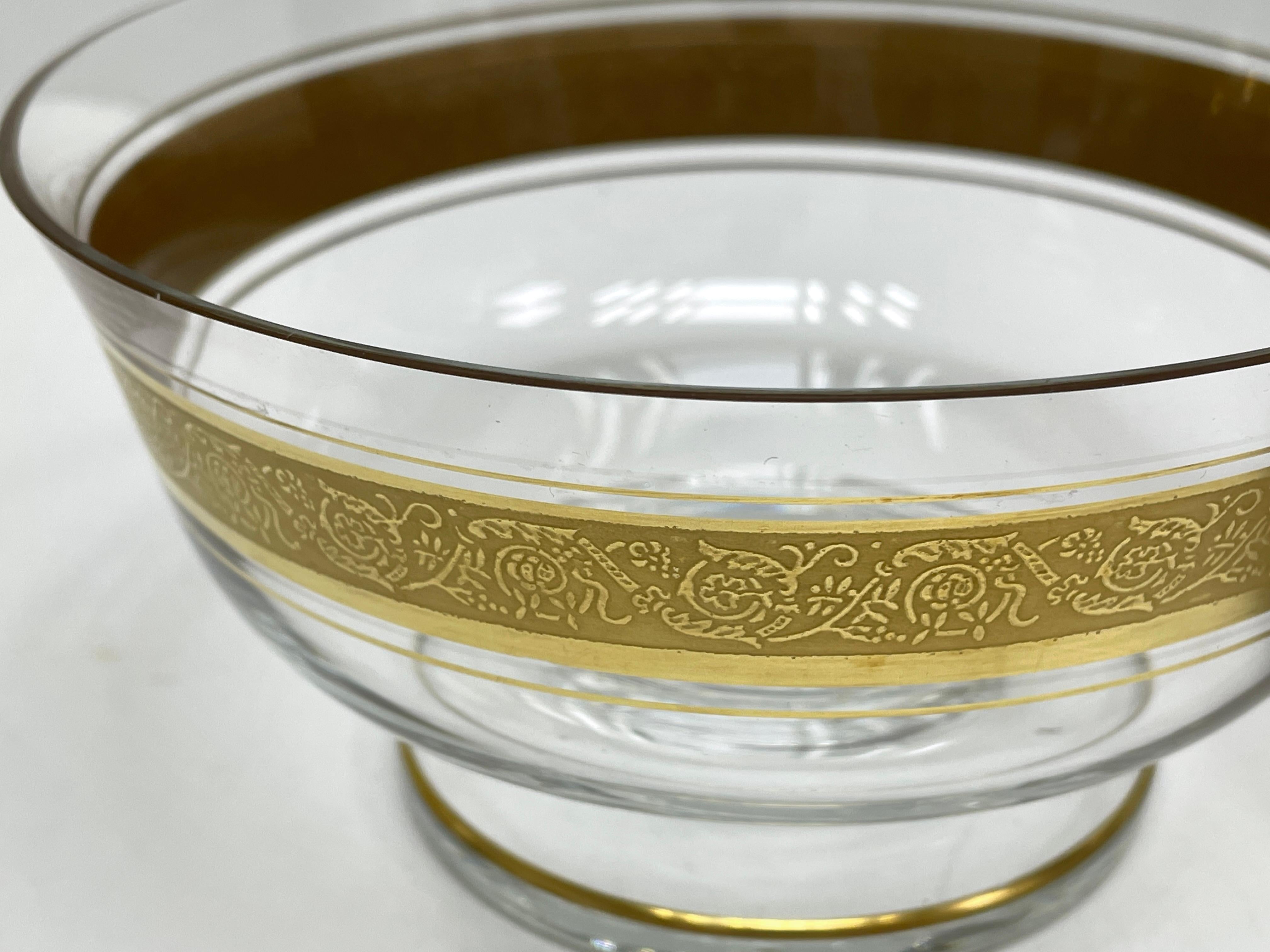 Precioso cuenco de cristal, cuenco para dulces o tartas con borde de oro de 24 quilates, Moser Glass Carlsbad finales del siglo XX en venta