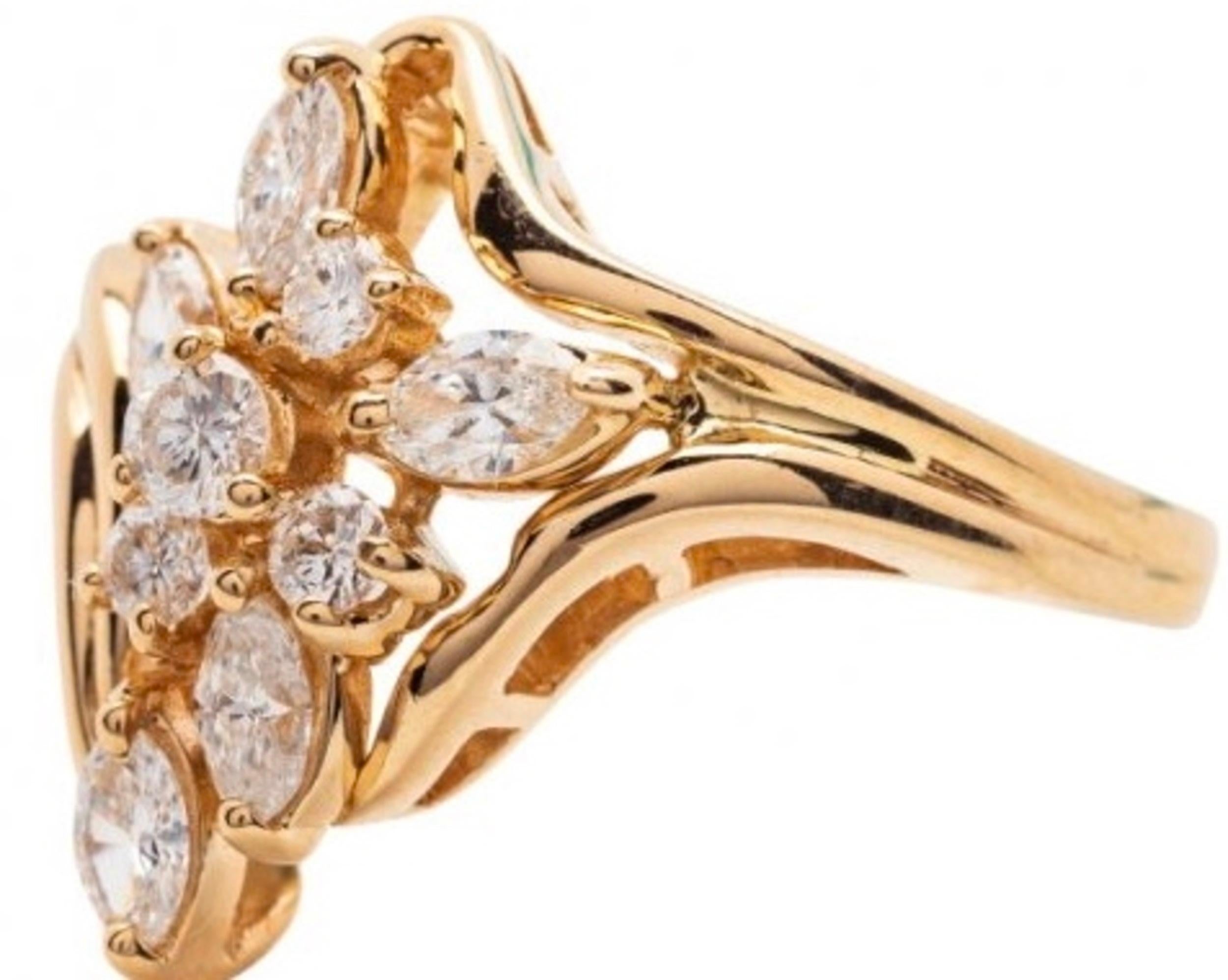 Ring aus wunderschönem Gold und Diamanten, signiert Trev im Zustand „Gut“ im Angebot in Palm Beach, FL