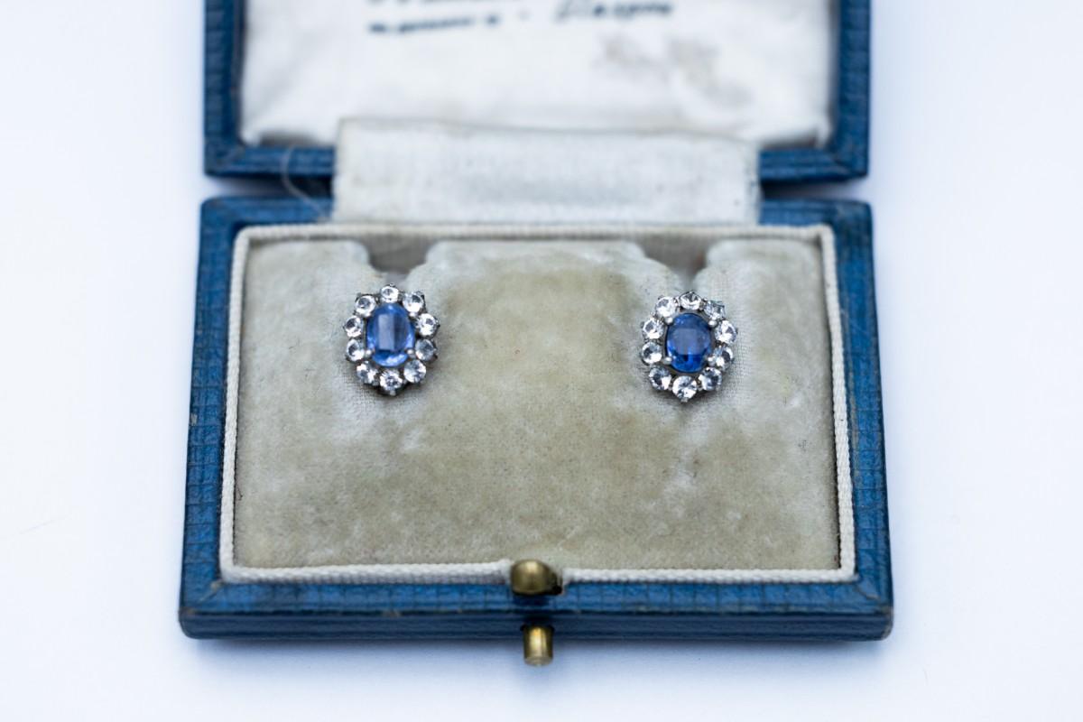 Belles boucles d'oreilles en or et argent avec saphirs bleus et blancs, 1890. Unisexe en vente