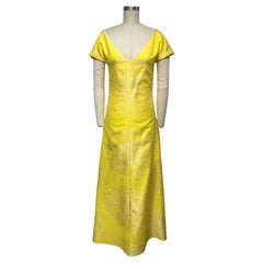 Sunny Gold und Zitronengelbes A-Linien-Maxikleid aus Baumwolle mit V-Ausschnitt und kurzen Ärmeln