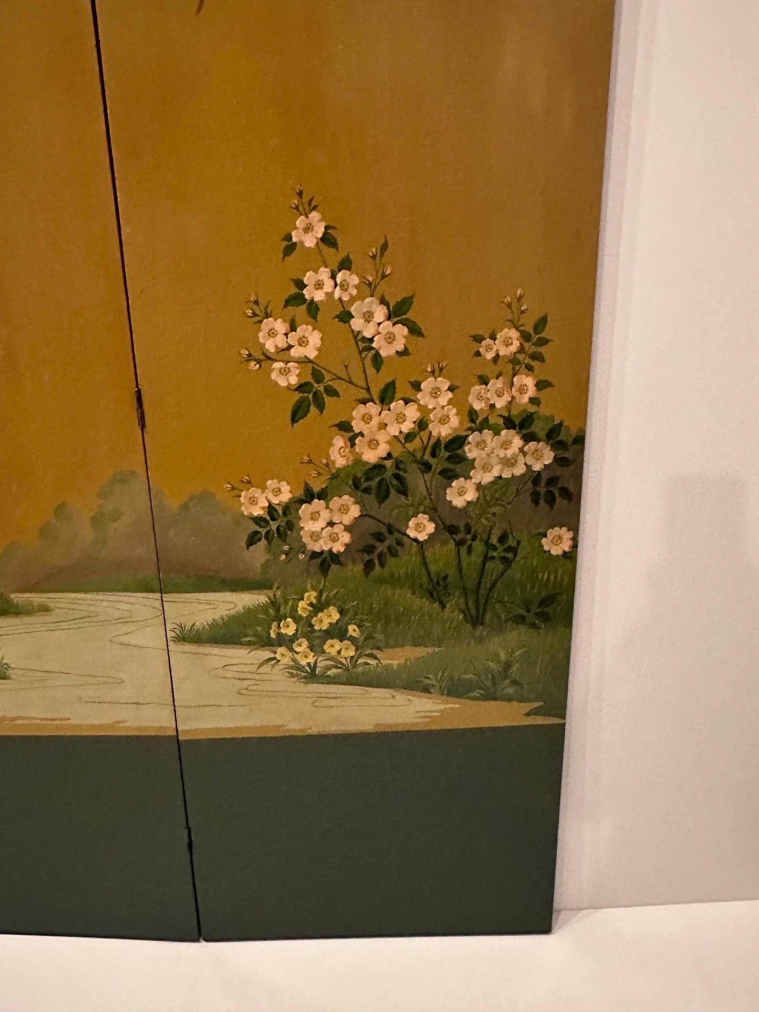 Beautiful Graduated 3 Panel Hand Painted Screen with Asian Motif For Sale 3
