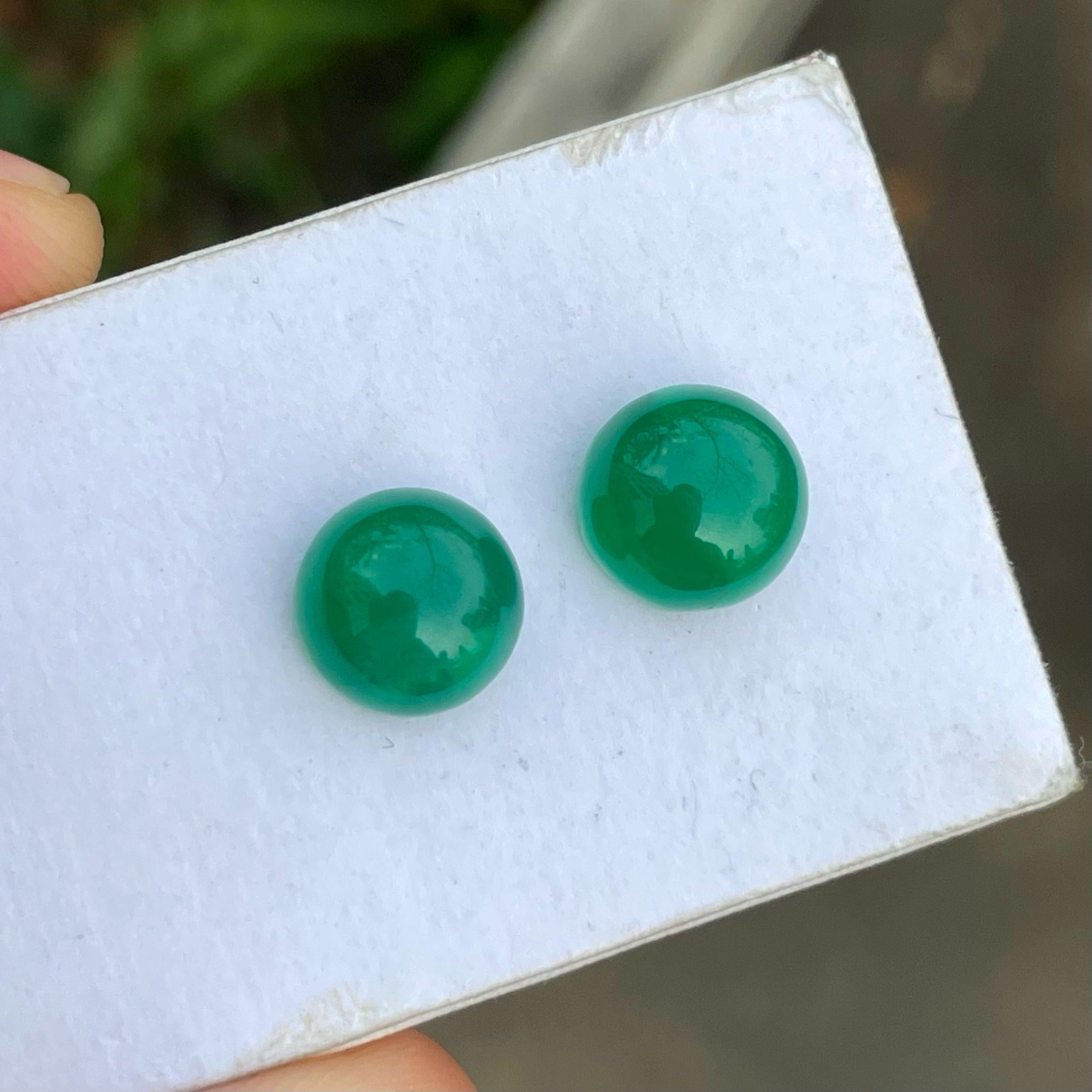 Beautiful Green Agate Pair Gemstone, available for sale at wholesale price, natural high-quality 7.25 carats flawless Transparency Translucent clarity, certified Moonstone from India.

Product Information:
GEMSTONE NAME: Beautiful Green Agate Pair