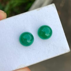 Magnifique paire de pierres précieuses indiennes en agate verte de forme ronde de 7,25 carats