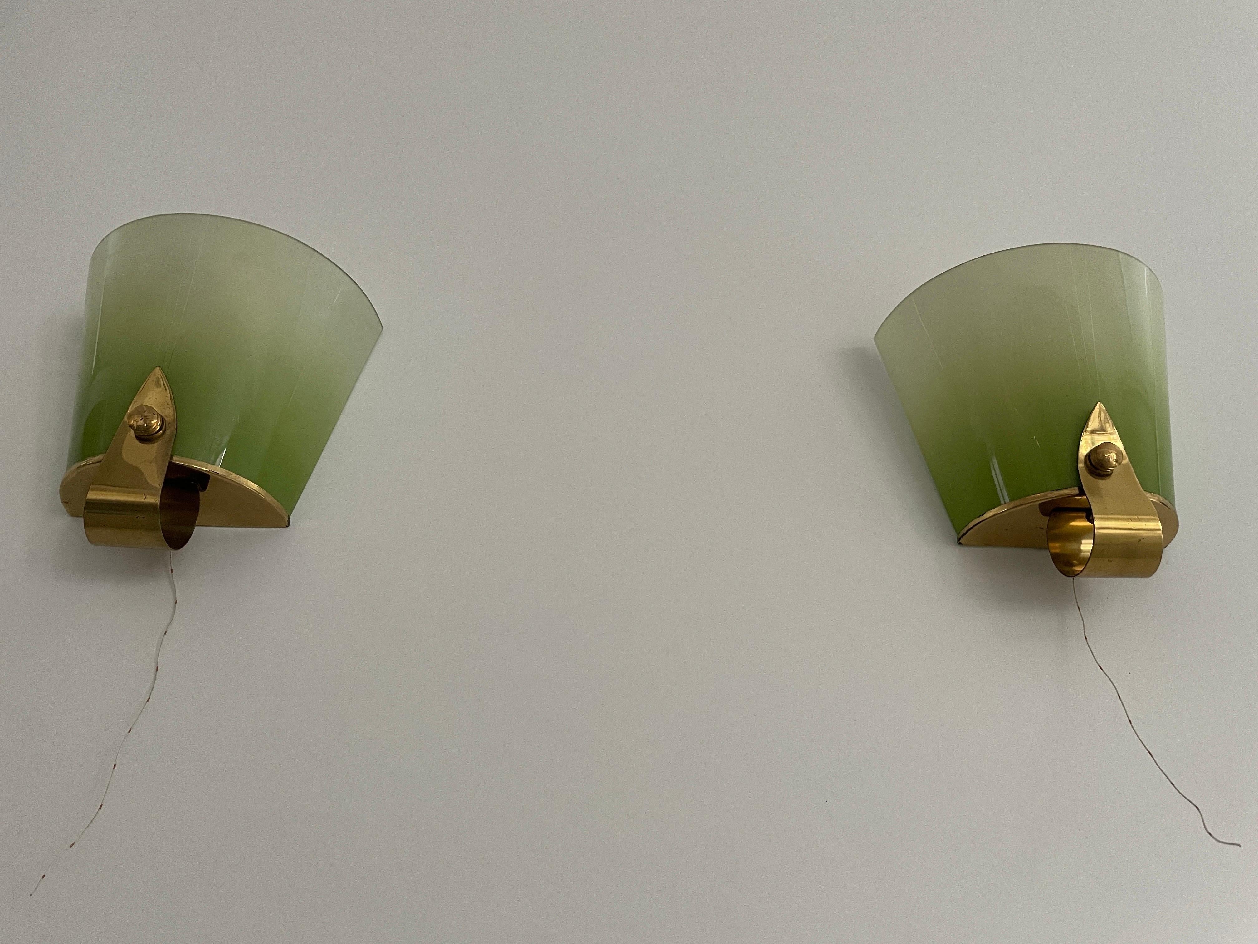 Beautiful Green Glass & Brass Pair of Sconces, 1960s, Germany For Sale 1