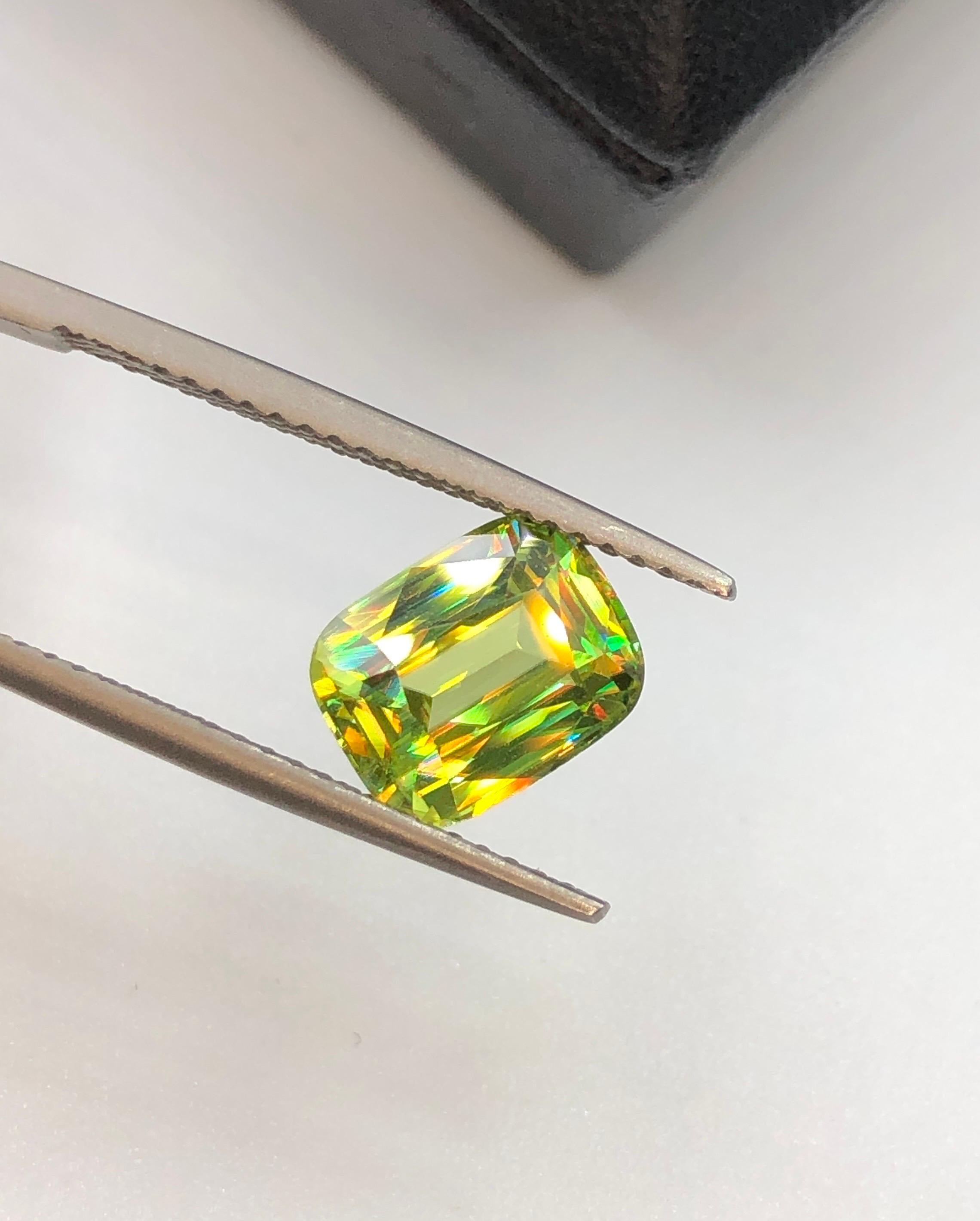Taglio cuscino Bellissimo cuscino a gradini Greene & Greene 2,60 ct in vendita
