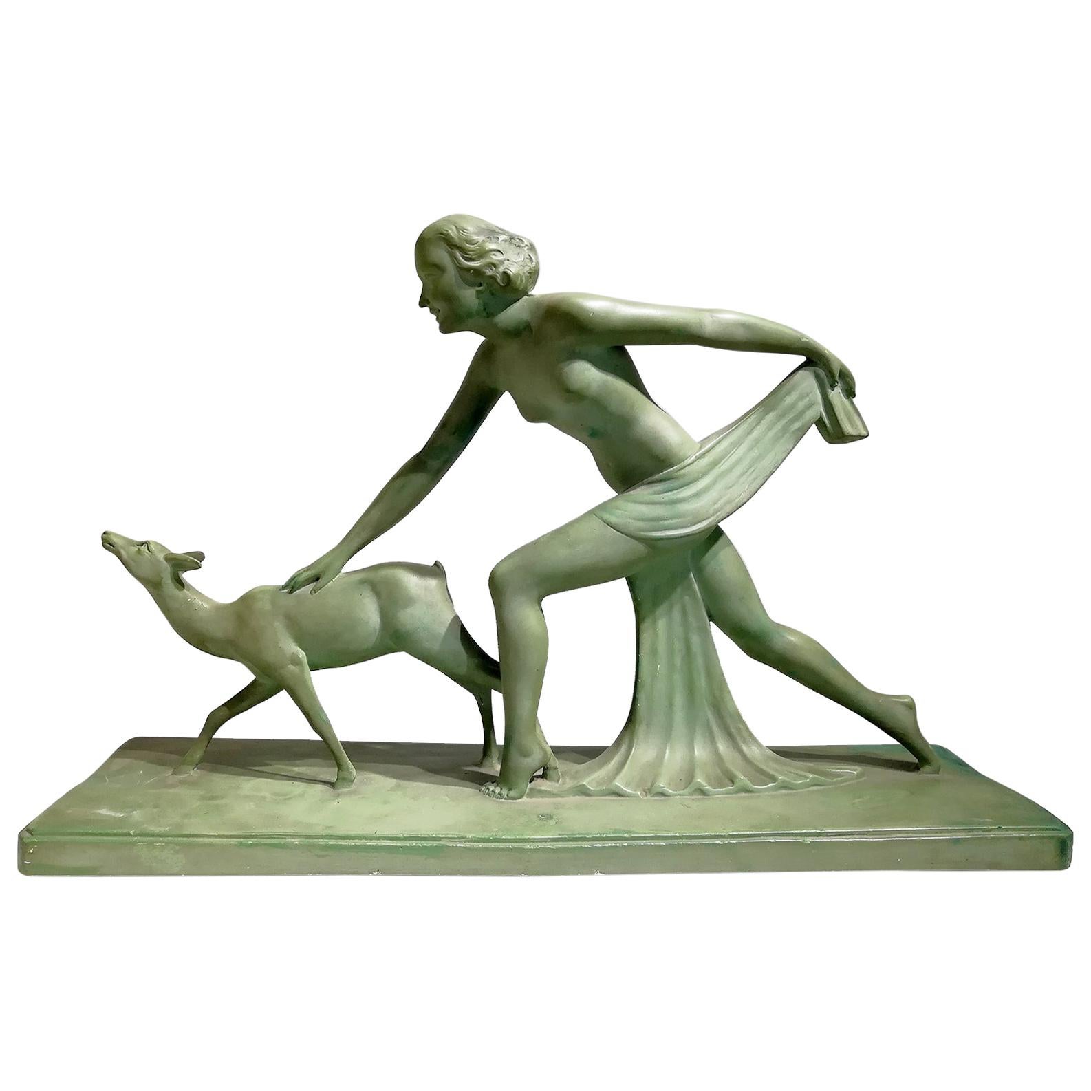 Magnifique sculpture en terre cuite verte signée S.Melanie Greene, circa 1920 en vente