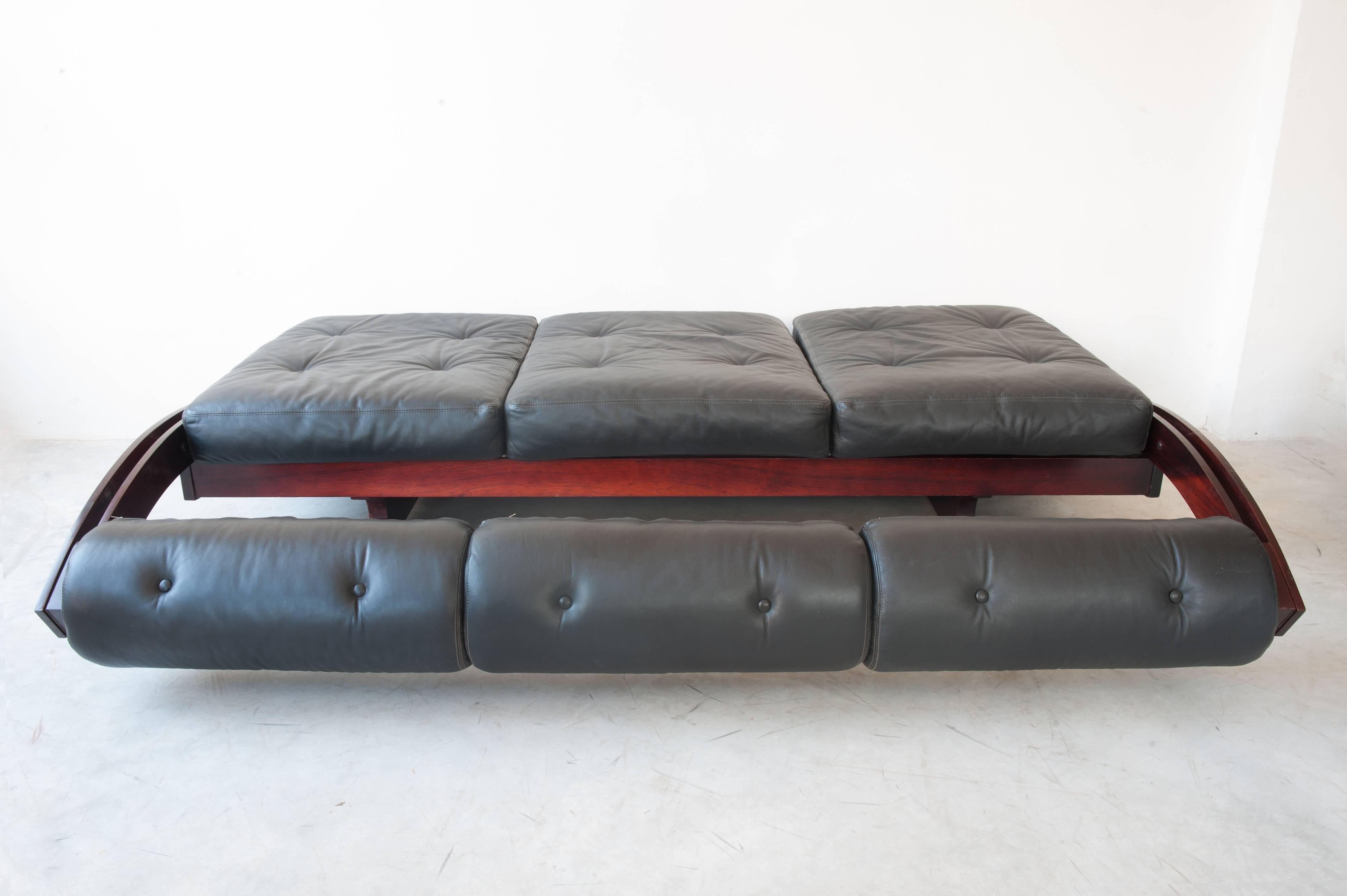 Mid-Century Modern Beautiful GS-195 Daybed-Sofa Designed by Gianni Songia for Sormani, Italy, 1963