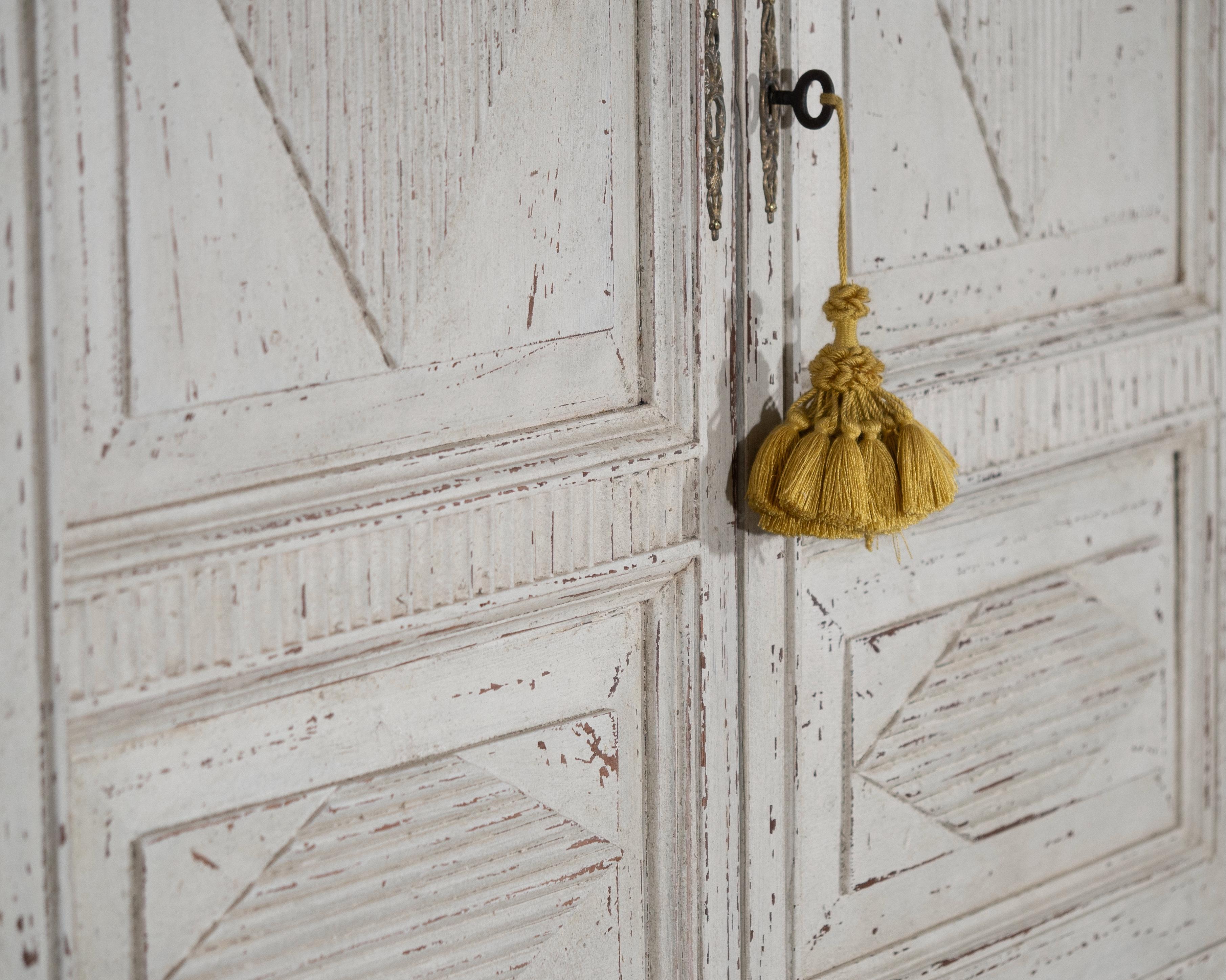 Beautiful Gustavian style cabinet, circa 100 years old. For Sale 3