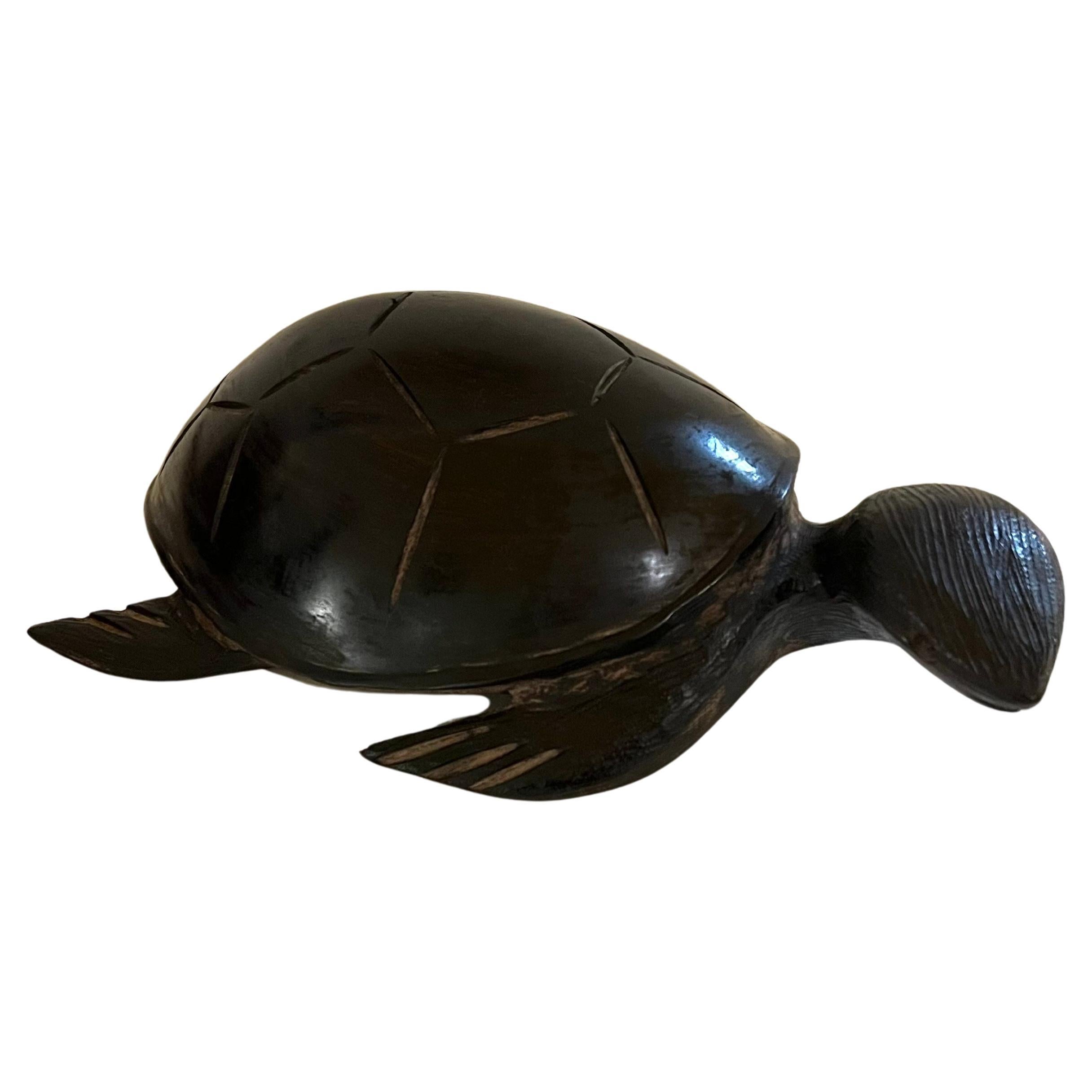 Classique américain Magnifique sculpture de tortue exsotique en bois de fer sculptée à la main en vente