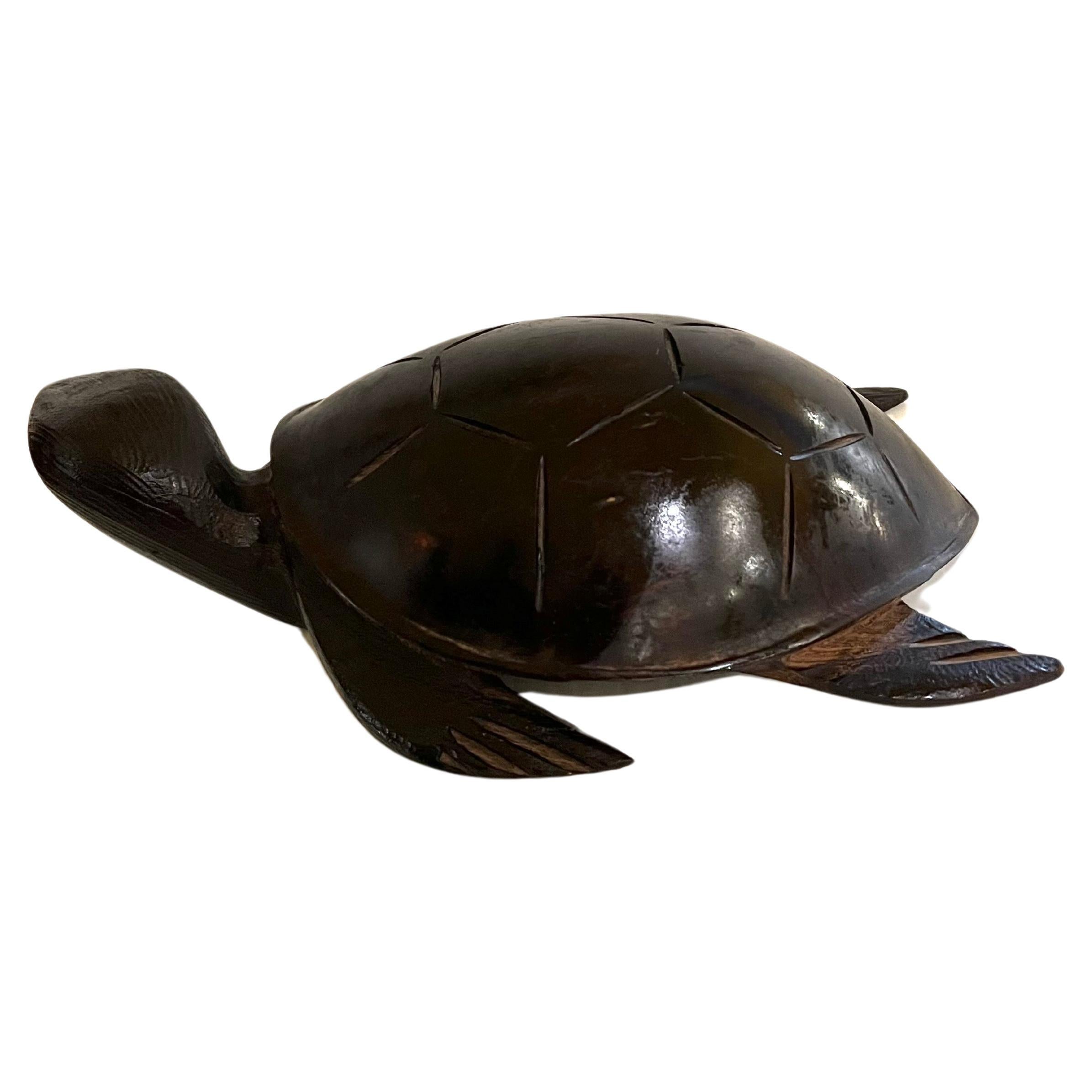 Magnifique sculpture de tortue exsotique en bois de fer sculptée à la main