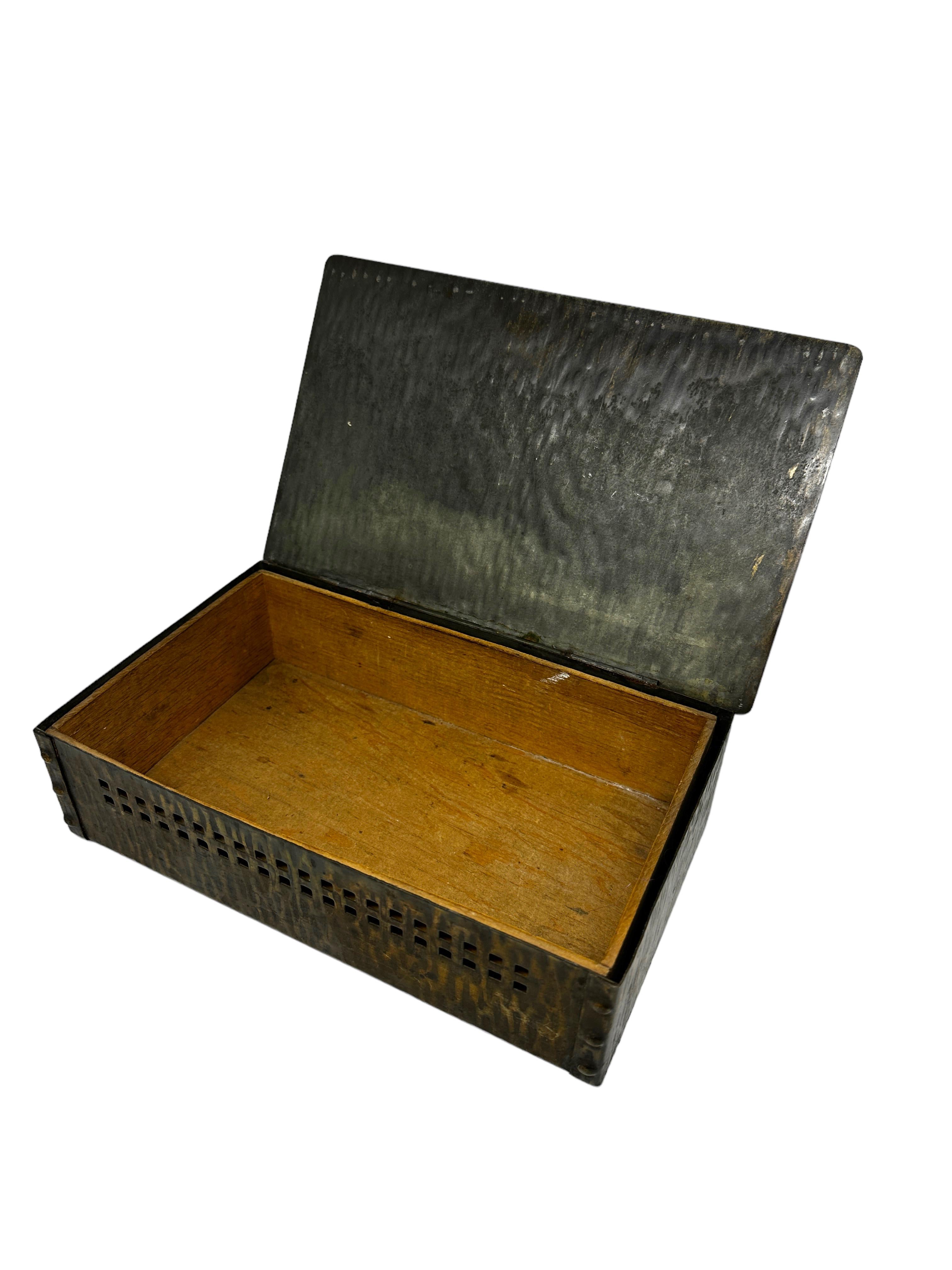 Early 20th Century Beautiful Hand Crafted Cigar Humidor Box Catchall Antique Austria, 1910s For Sale