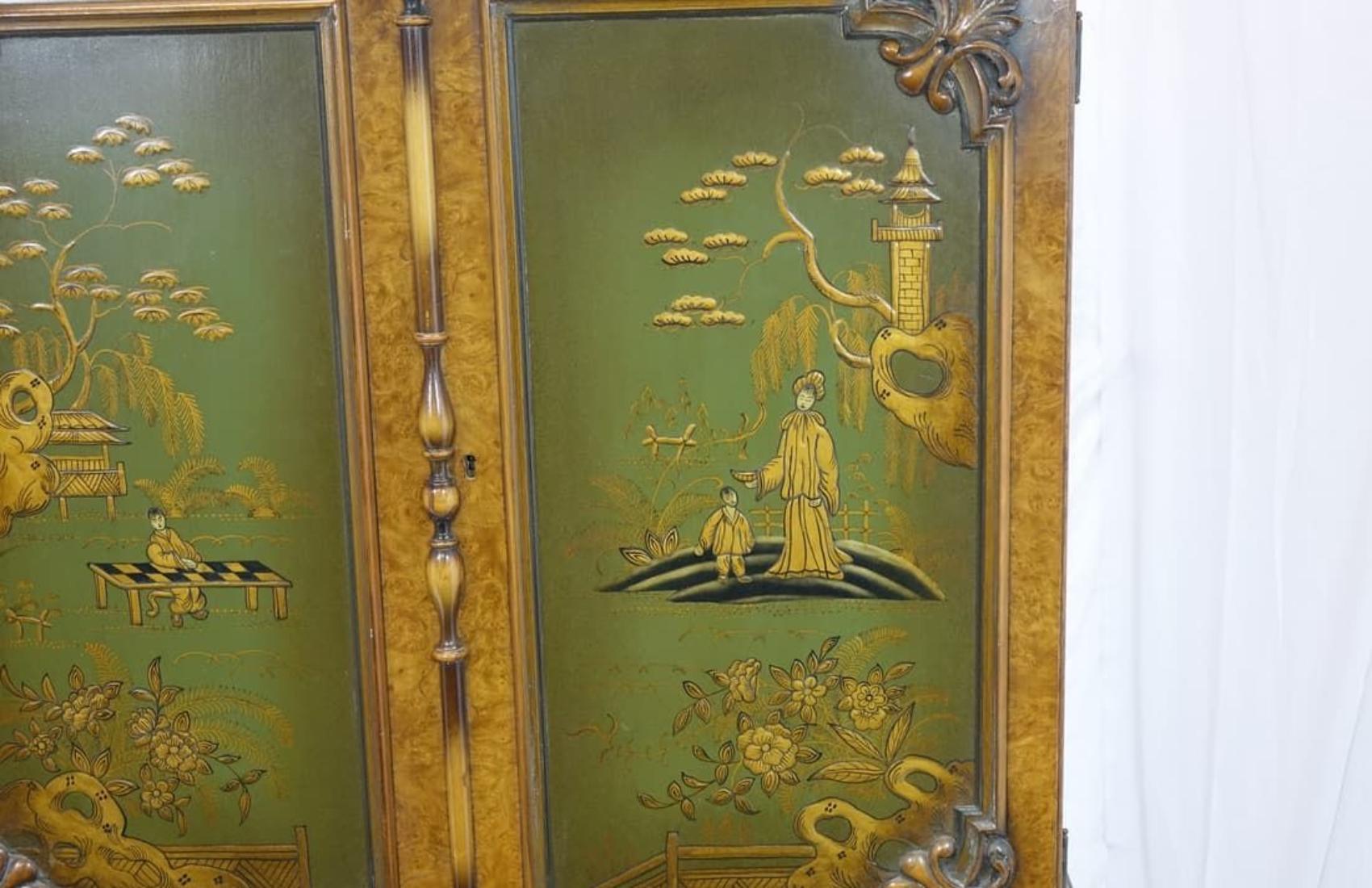 Beautiful Hand-Painted Oriental Design Cabinet With Elaborate Woodwork For Sale 3