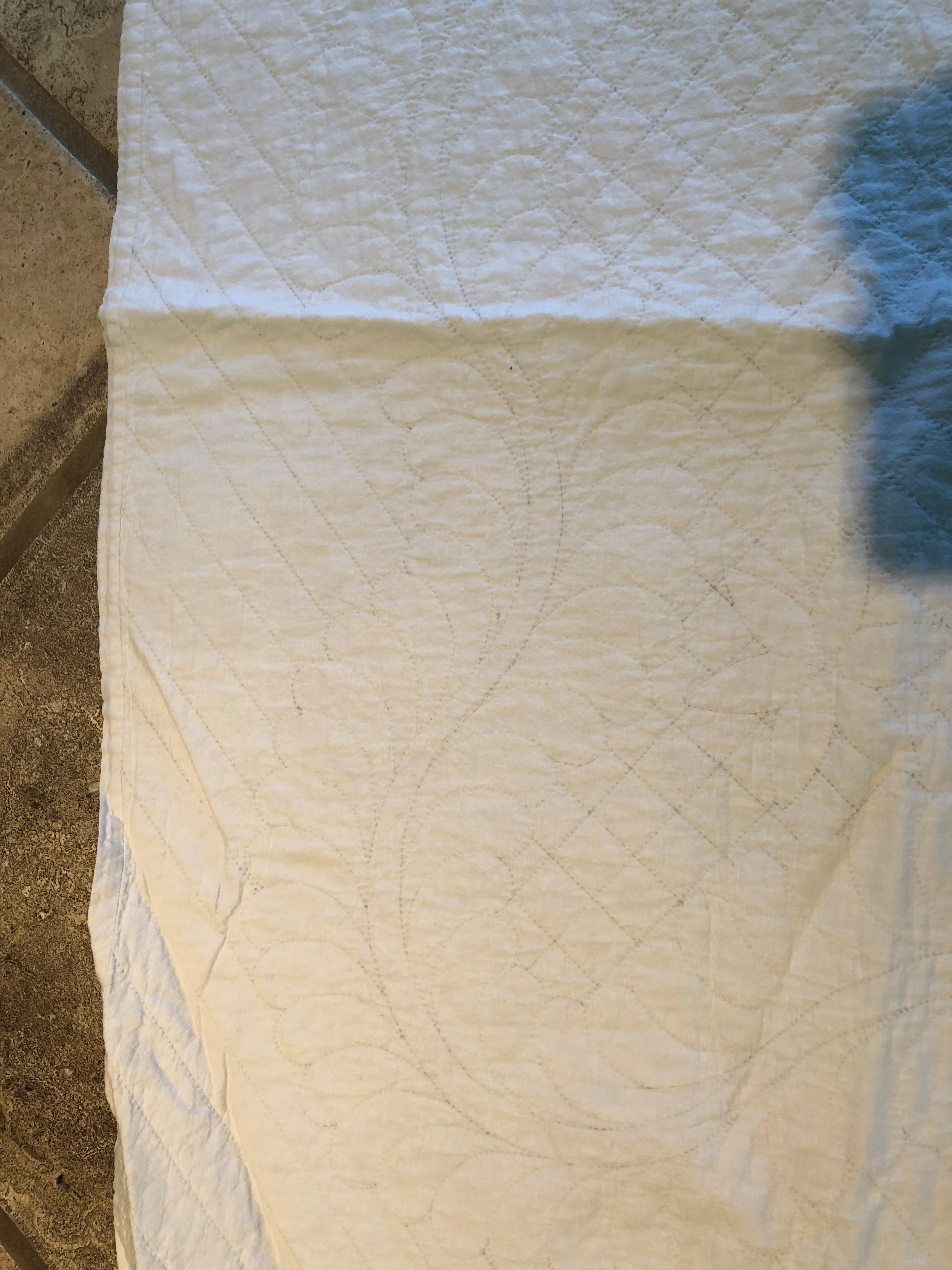 20th Century Beautiful Hand Sewn Amish Bridal Quilt in Excellent Condition For Sale