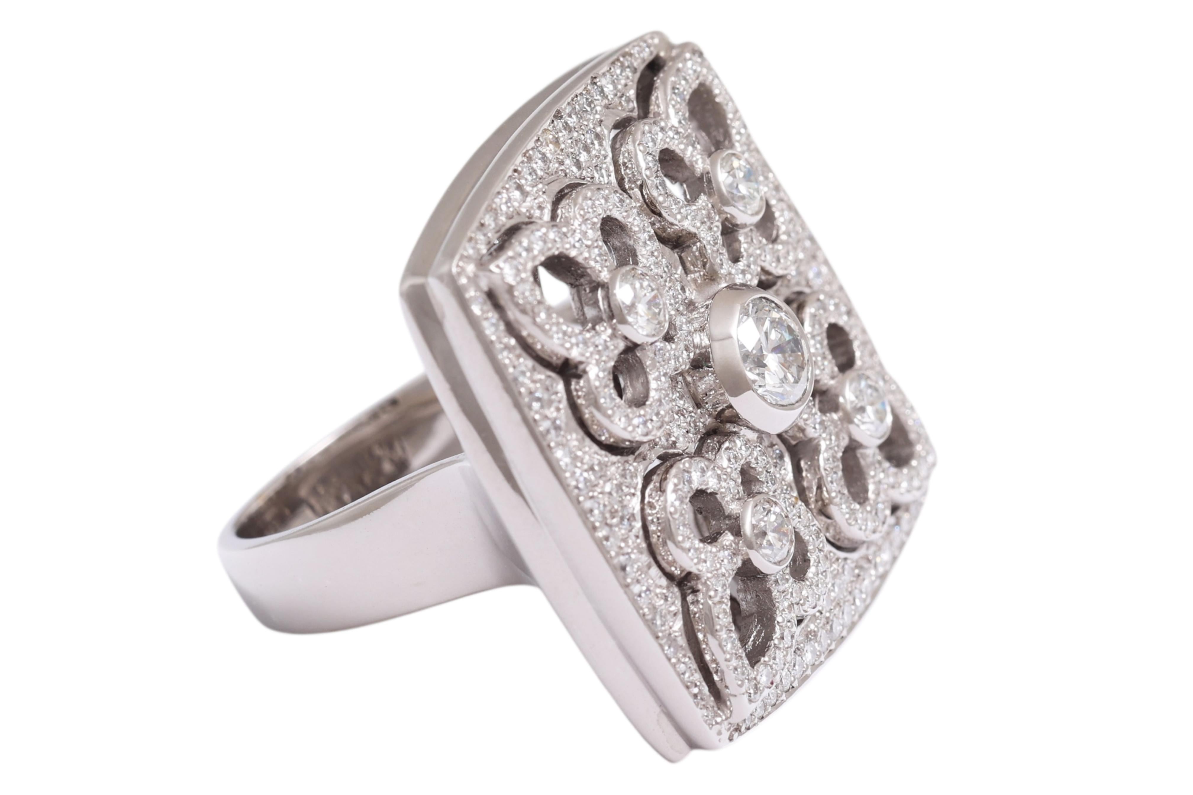 Schöner handgefertigter Volldiamanten Weißgoldring (Moderne) im Angebot