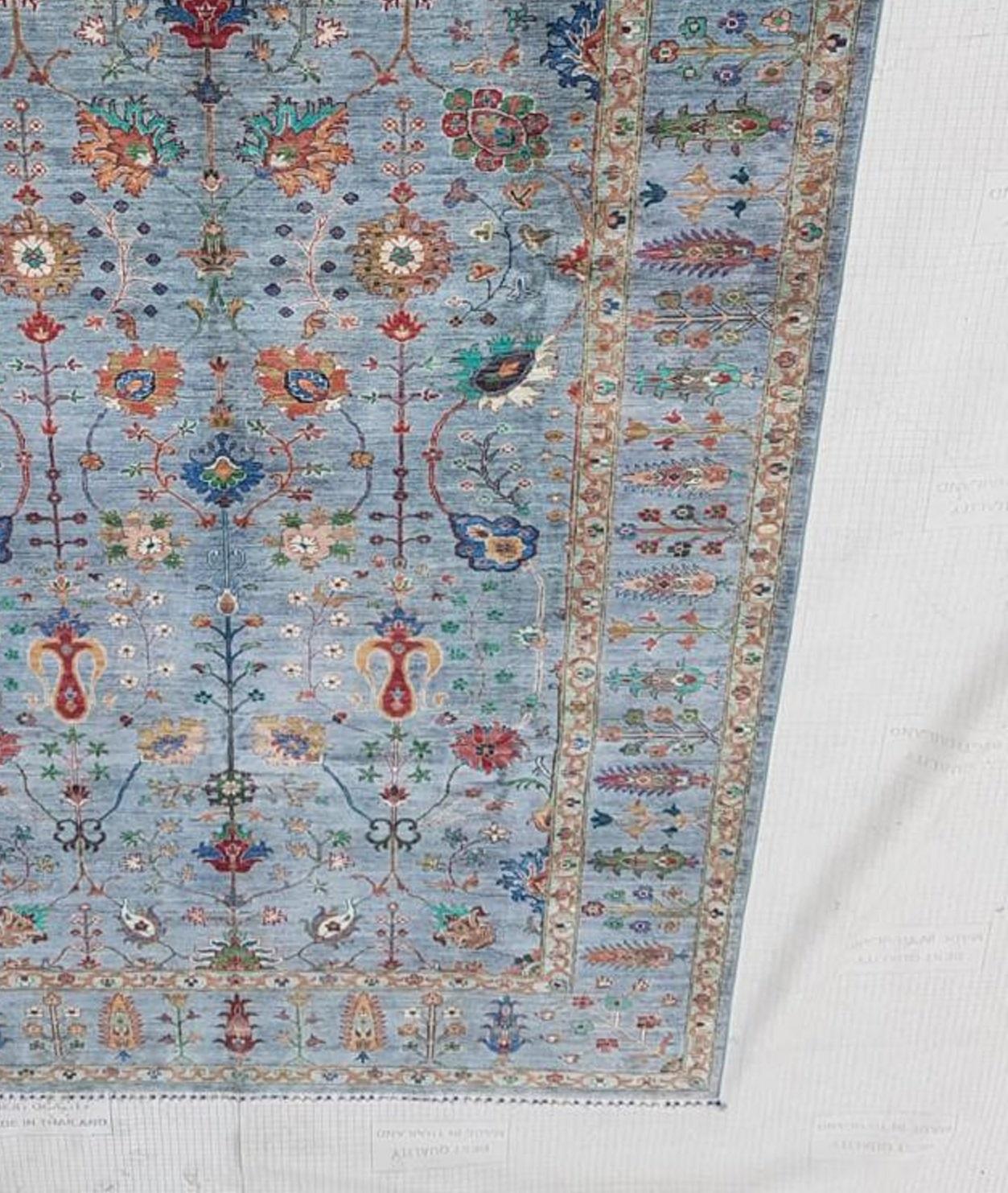 Beautiful handmade hand knotted Wool Floral Rug from Afghanistan  In New Condition For Sale In Sharjah, AE