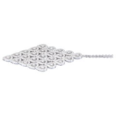 Beautiful Haute Joaillerie 18 carat white gold hand jewel