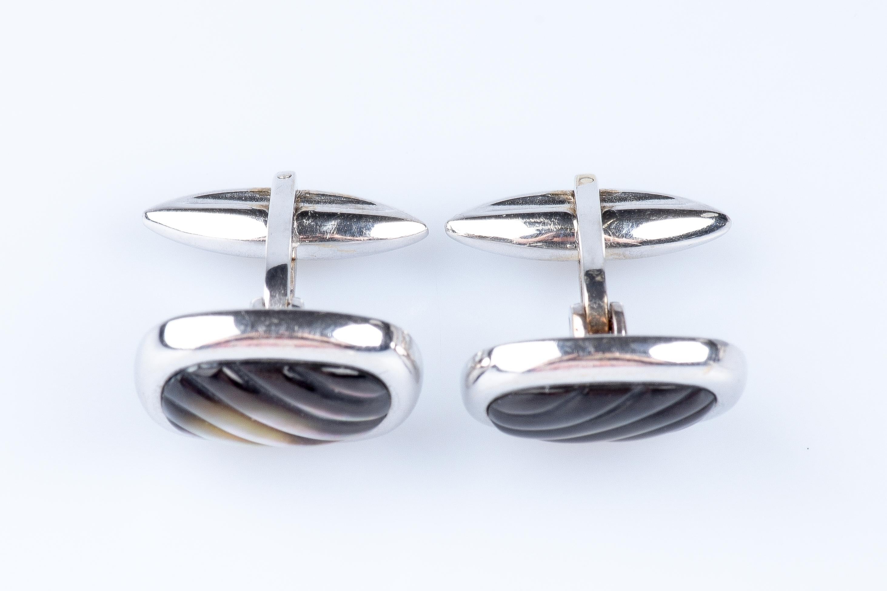 Beautiful Haute Joaillerie 18 carat white gold mother of pearls cufflinks For Sale 12
