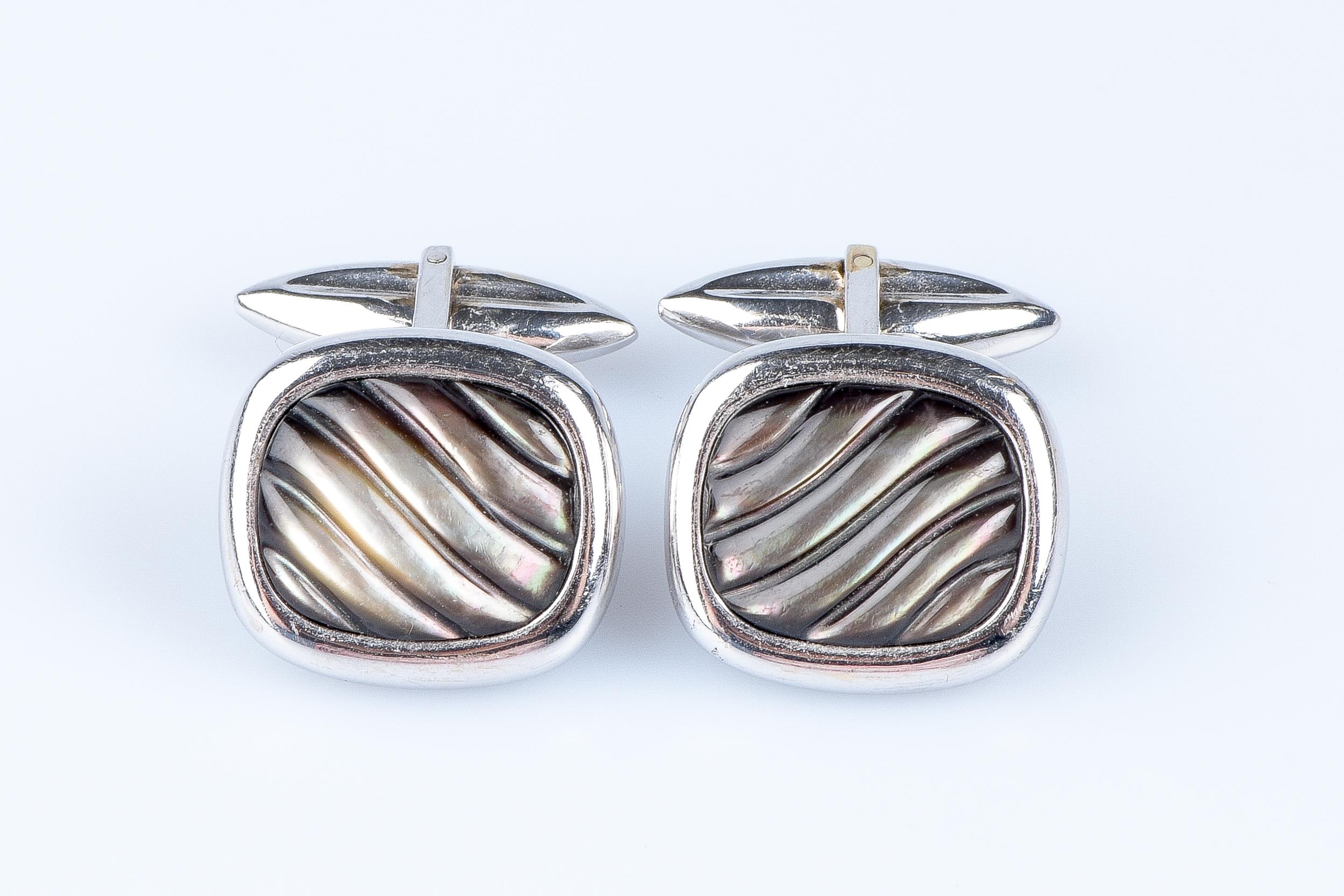 Beautiful Haute Joaillerie 18 carat white gold mother of pearls cufflinks For Sale 1