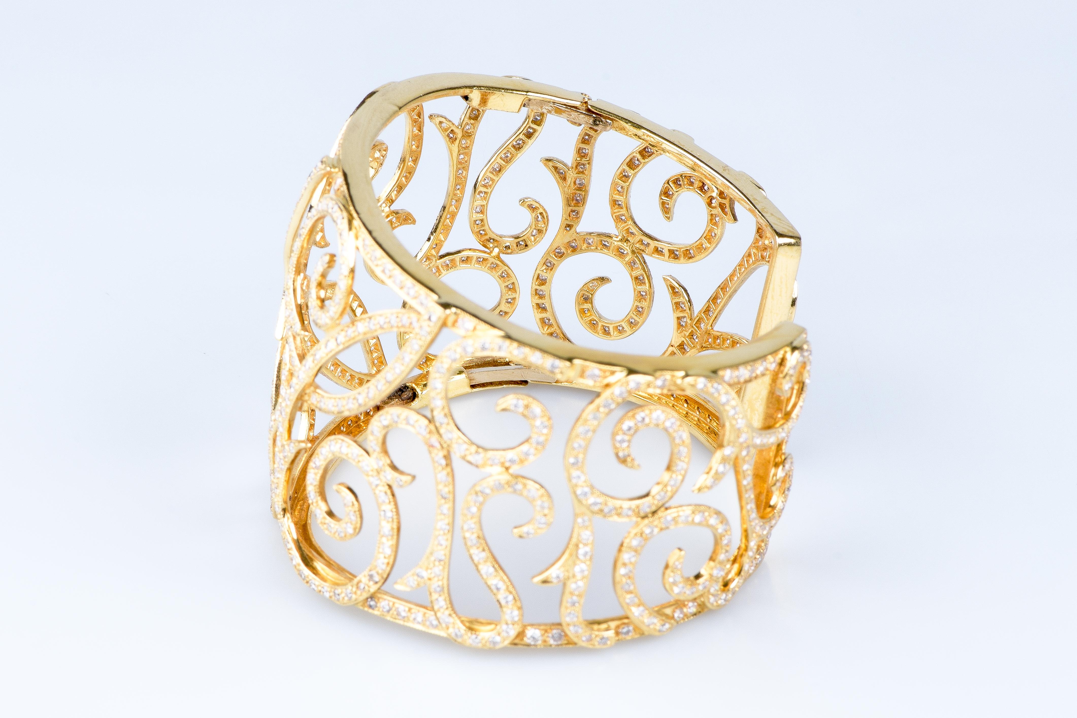 Beautiful Haute Joaillerie 18 carat yellow gold diamonds bracelet 7