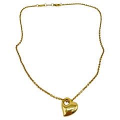 beautiful heart-shaped necklace in 14k yellow gold