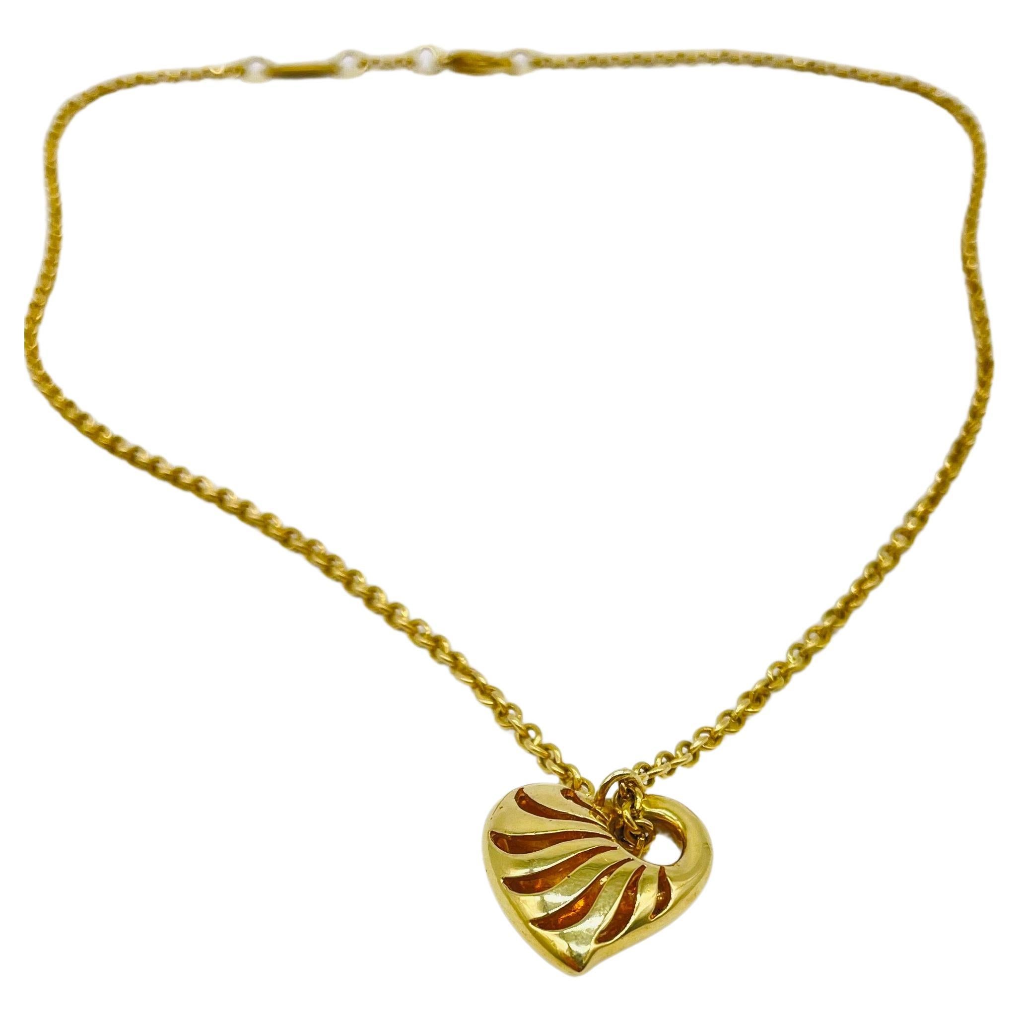 Aesthetic Movement beautiful heart-shaped necklace in 14k yellow gold For Sale