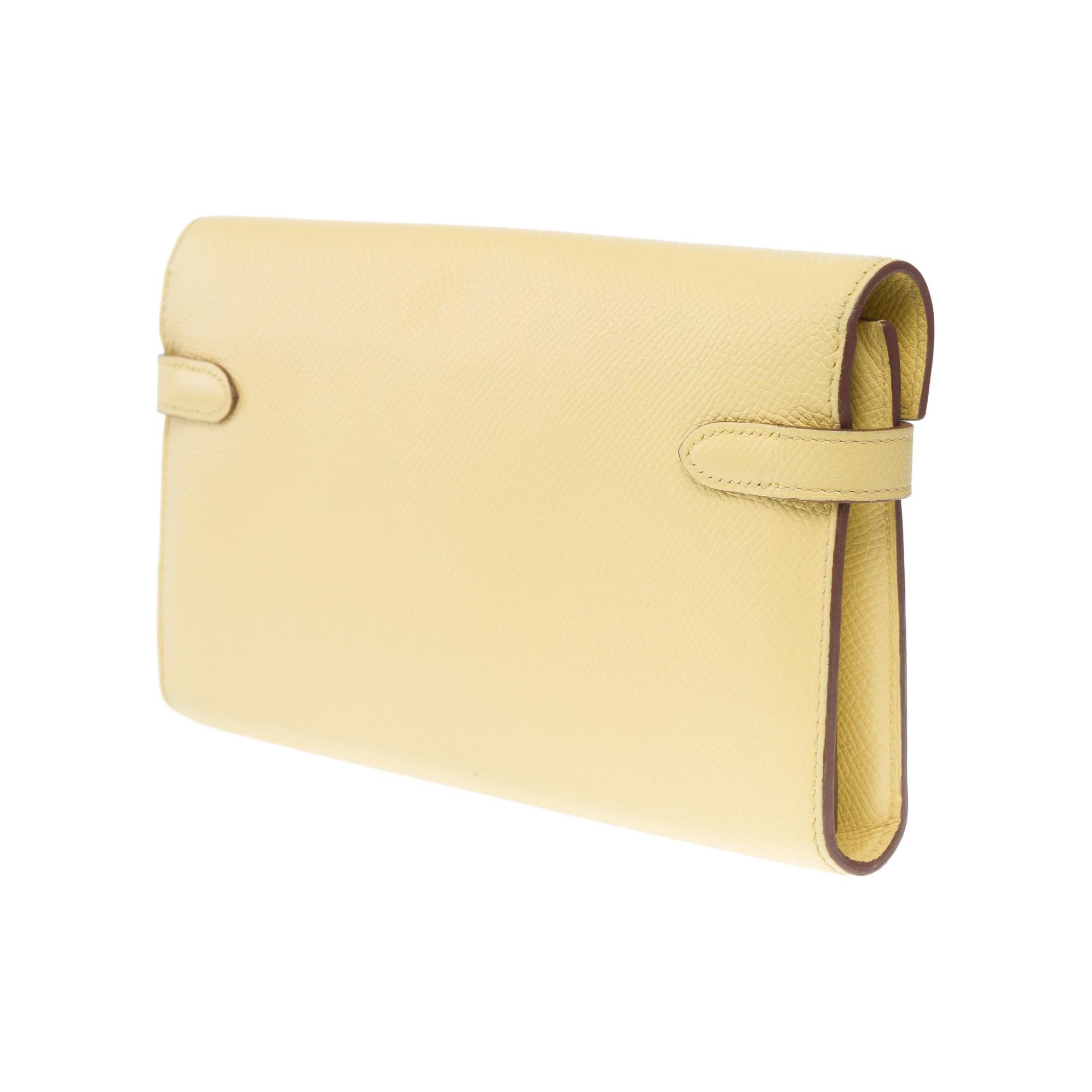 Magnifique portefeuille Kelly Hermès en cuir de veau Poussin Epsom jaune, GHW en vente 1