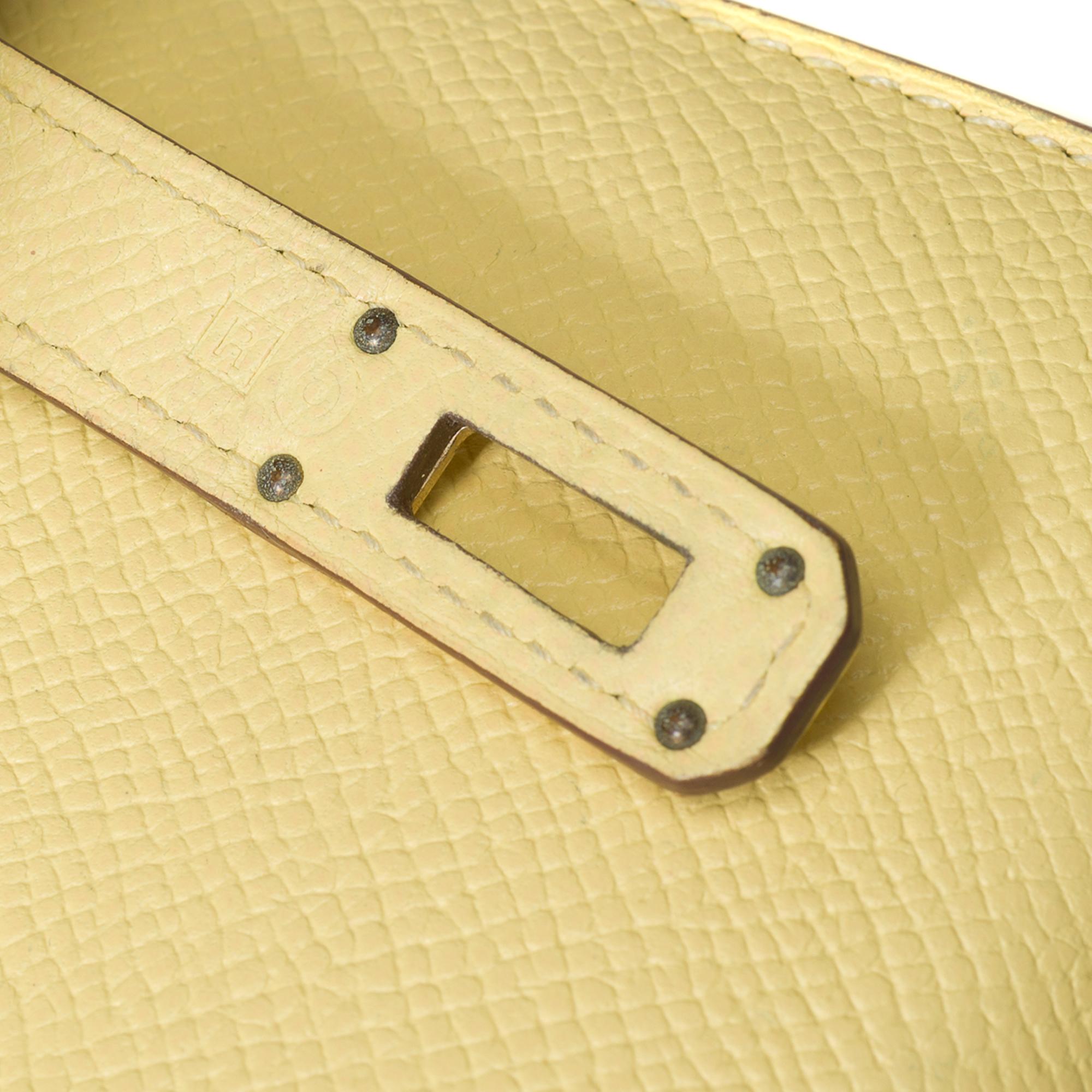 Magnifique portefeuille Kelly Hermès en cuir de veau Poussin Epsom jaune, GHW en vente 3