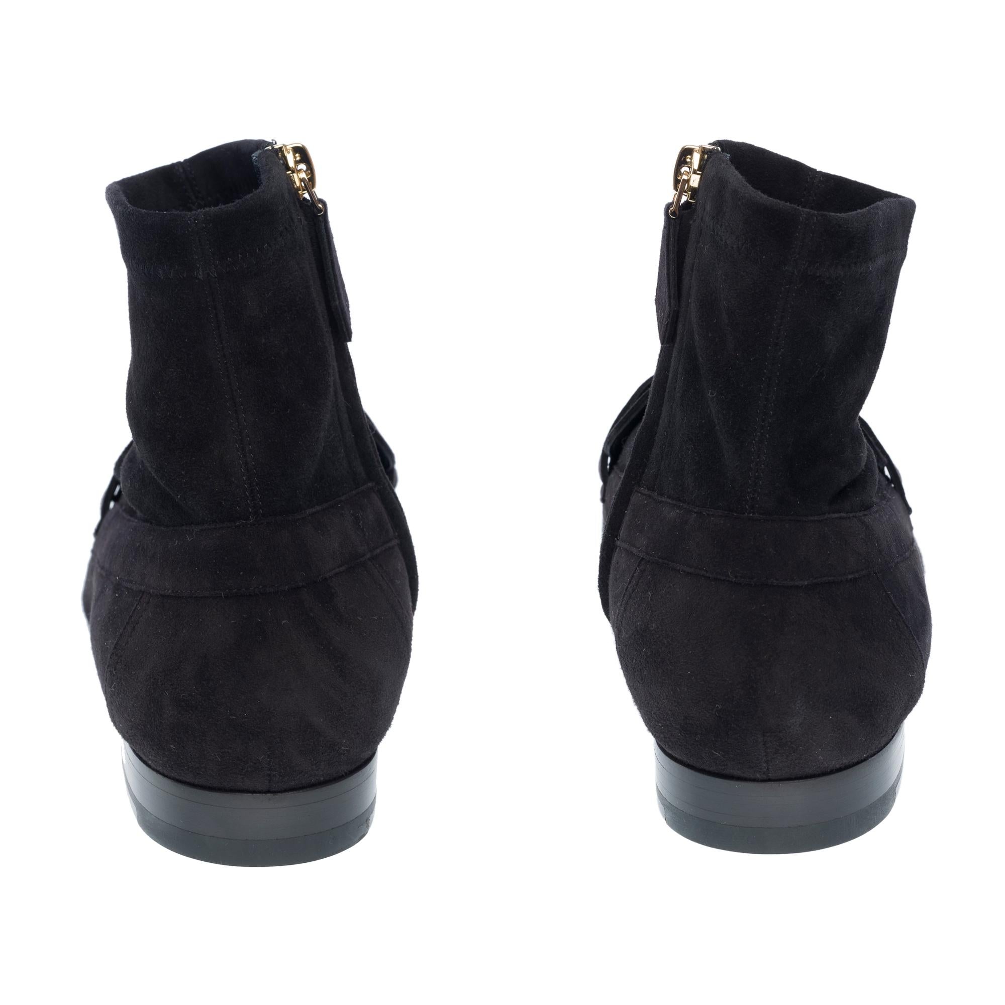 Beautiful Hermès Saint Honoré Buckle H Ankle boots in black suede In New Condition In Paris, IDF