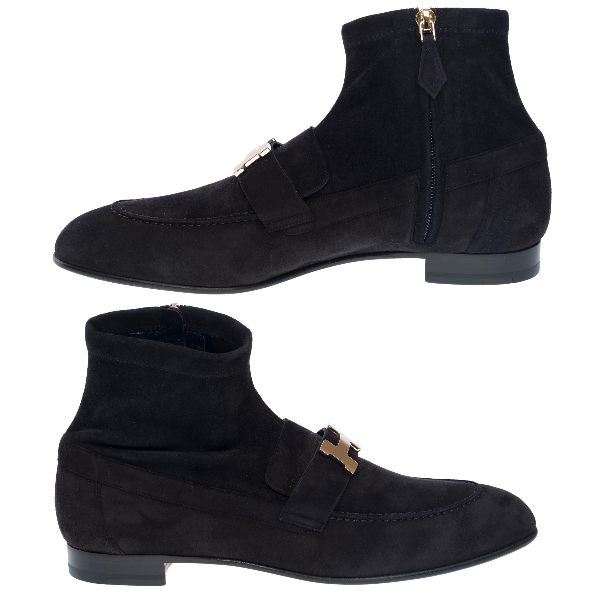 Women's or Men's Beautiful Hermès Saint Honoré Buckle H Ankle boots in black suede