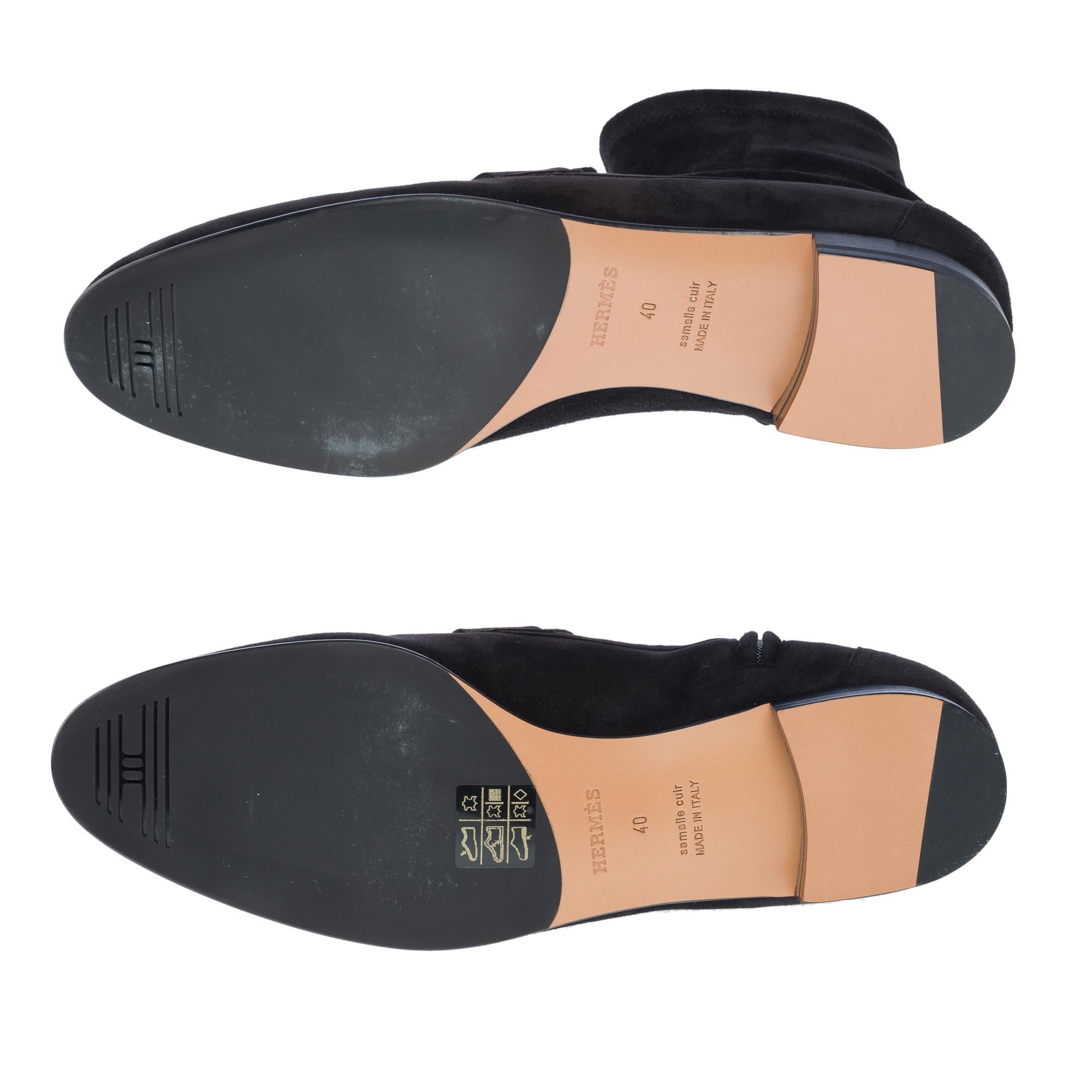 Beautiful Hermès Saint Honoré Buckle H Ankle boots in black suede 3
