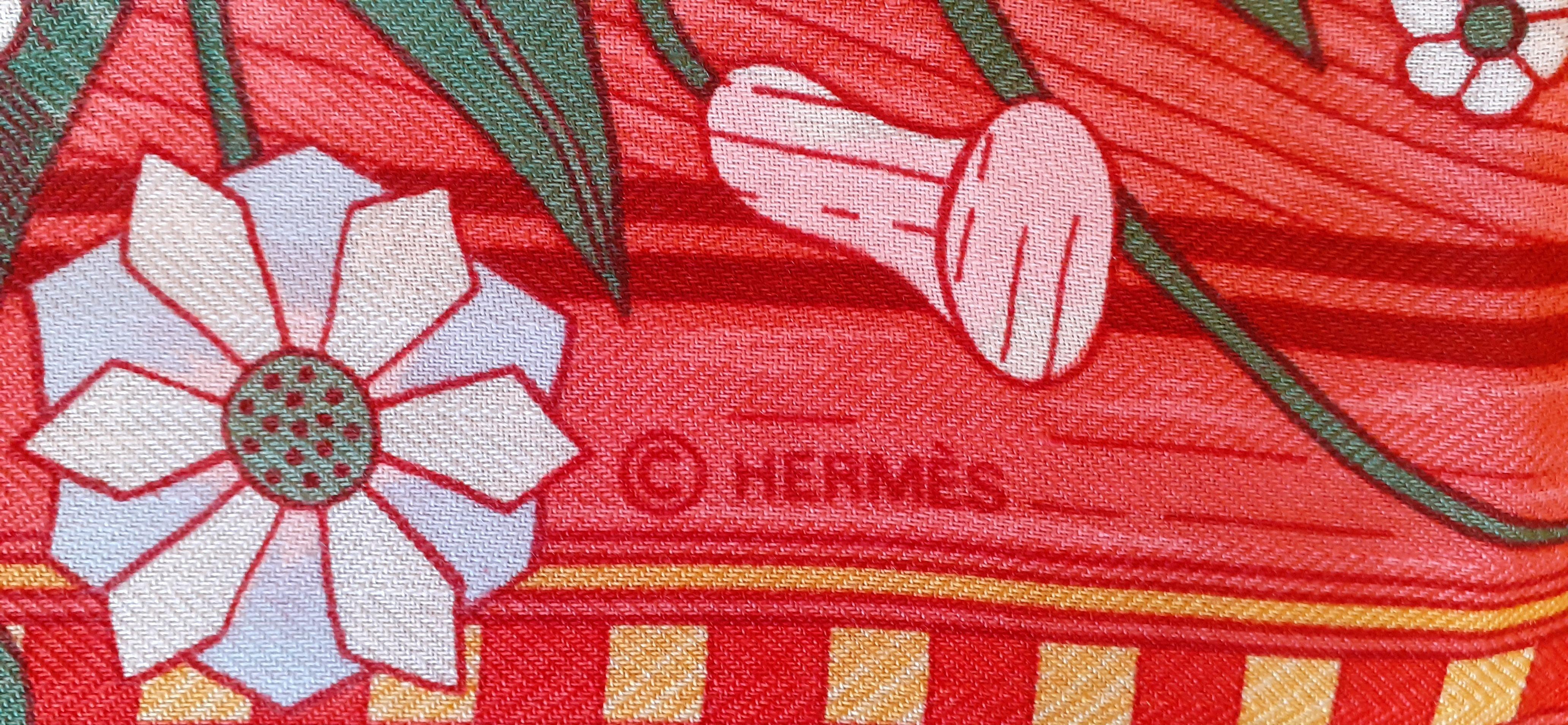 Beautiful Hermès Shawl Jeux de Paille Birds Cashmere and Silk Red 138 cm For Sale 6