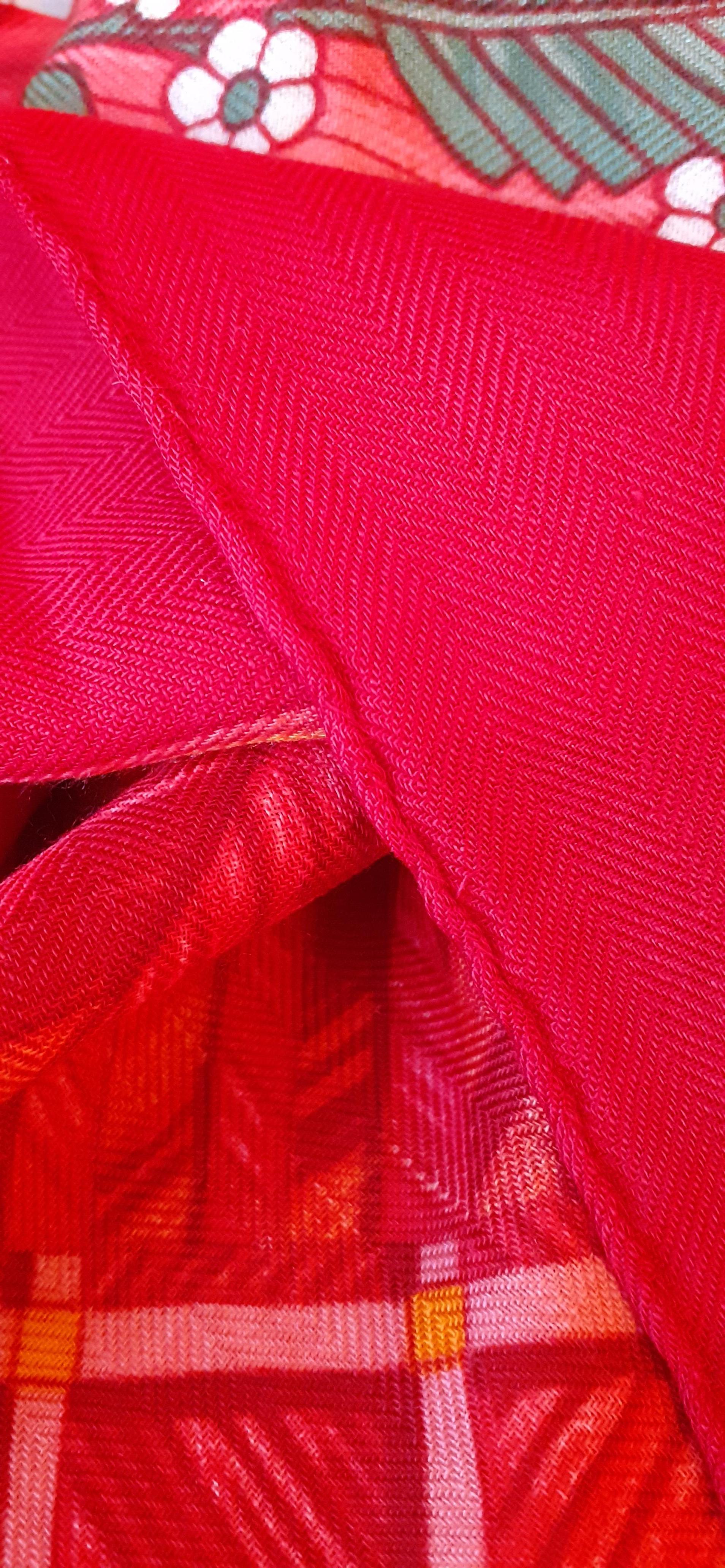Beautiful Hermès Shawl Jeux de Paille Birds Cashmere and Silk Red 138 cm For Sale 7
