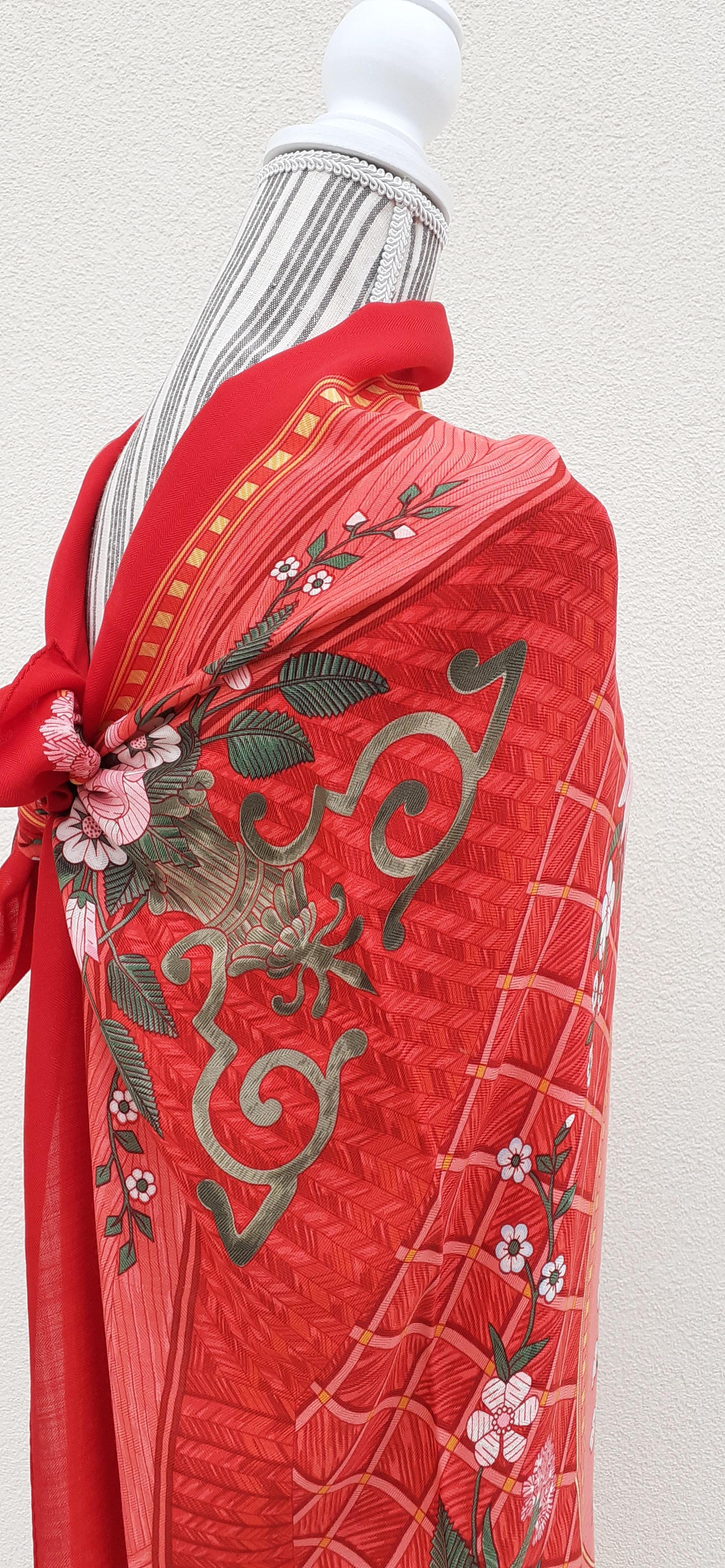 Beautiful Hermès Shawl Jeux de Paille Birds Cashmere and Silk Red 138 cm For Sale 11